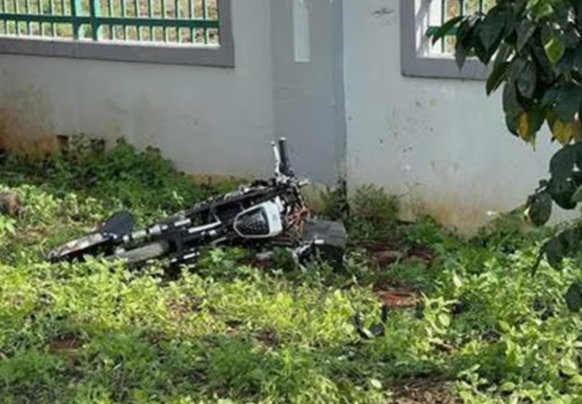 Đồng Nai: Tông xe đạp điện vào tường trường học, nam sinh lớp 11 tử vong- Ảnh 1.