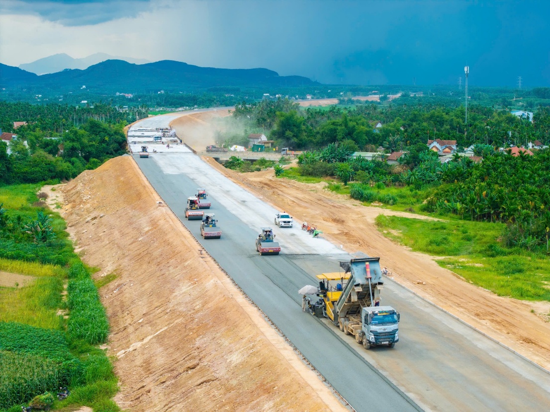 Minister Tran Hong Minh orders provinces to speed up 2025 public investment disbursement- Ảnh 1. Minister Tran Hong Minh orders provinces to speed up 2025 public investment disbursement- Ảnh 1.