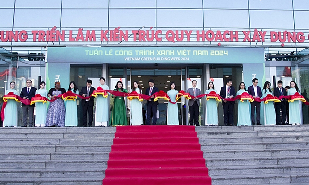 Tuần lễ Công trình xanh Việt Nam năm 2024 có chủ đề "Phát triển công trình xanh: Chuyển biến từ chính sách đến hành động". Tuần lễ Công trình xanh Việt Nam năm 2024 có chủ đề "Phát triển công trình xanh: Chuyển biến từ chính sách đến hành động".