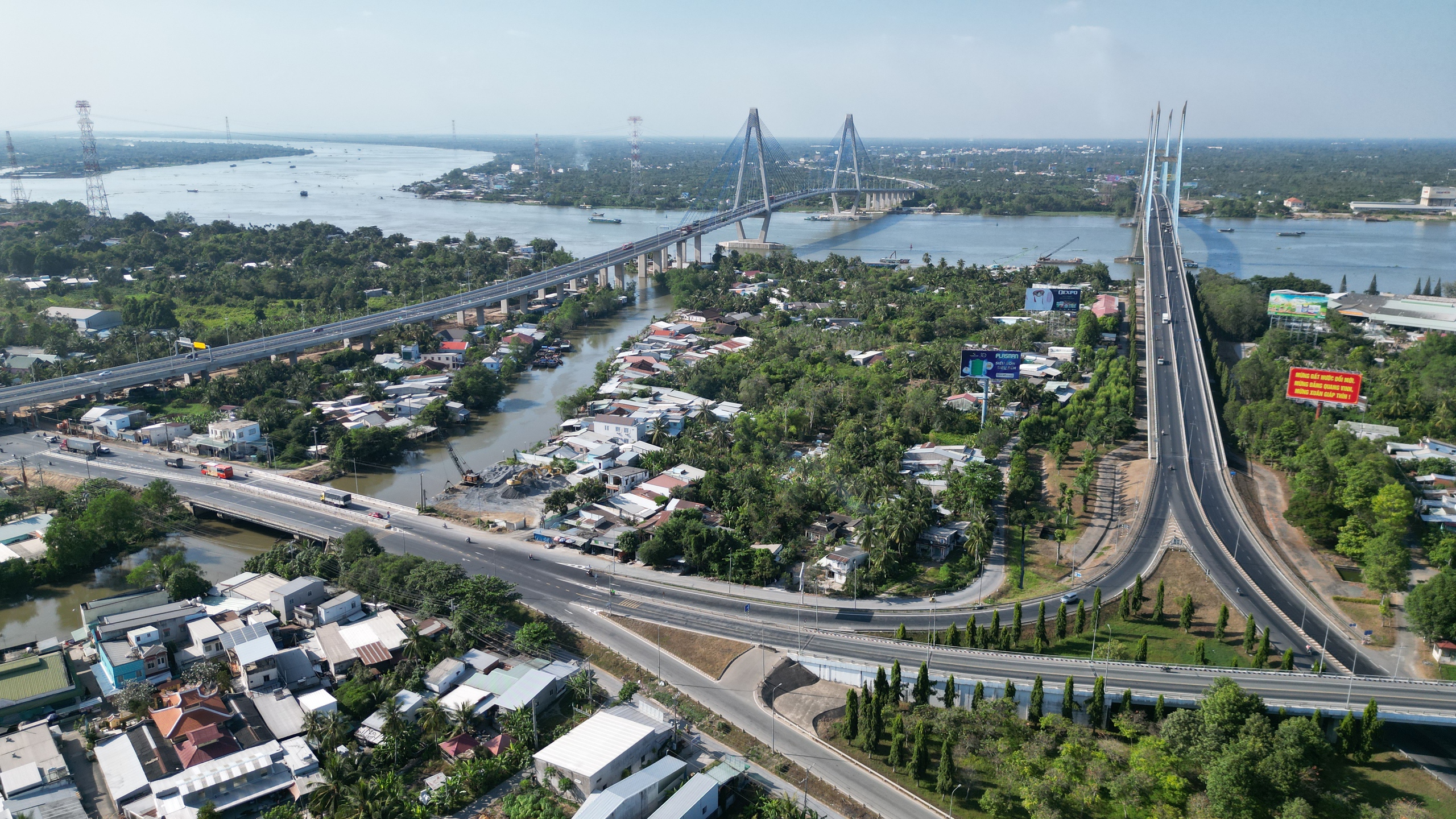 Vĩnh Long cần ưu tiên phát triển hệ thống giao thông, mở ra không gian phát triển- Ảnh 2. Vĩnh Long cần ưu tiên phát triển hệ thống giao thông, mở ra không gian phát triển- Ảnh 2.