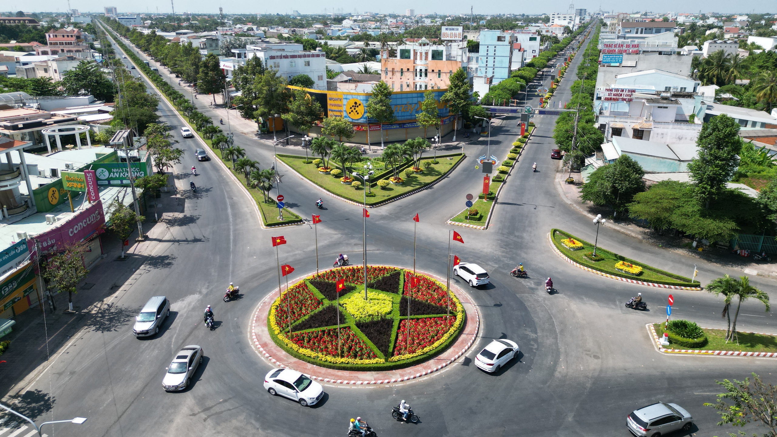 Vĩnh Long cần ưu tiên phát triển hệ thống giao thông, mở ra không gian phát triển- Ảnh 5. Vĩnh Long cần ưu tiên phát triển hệ thống giao thông, mở ra không gian phát triển- Ảnh 5.