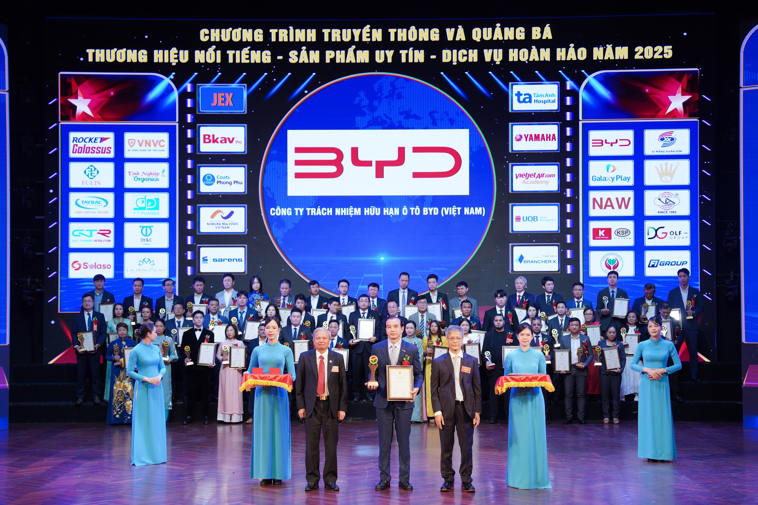 BYD bán được hơn 2,86 triệu xe trong 8 tháng đầu năm- Ảnh 2. BYD bán được hơn 2,86 triệu xe trong 8 tháng đầu năm- Ảnh 2.