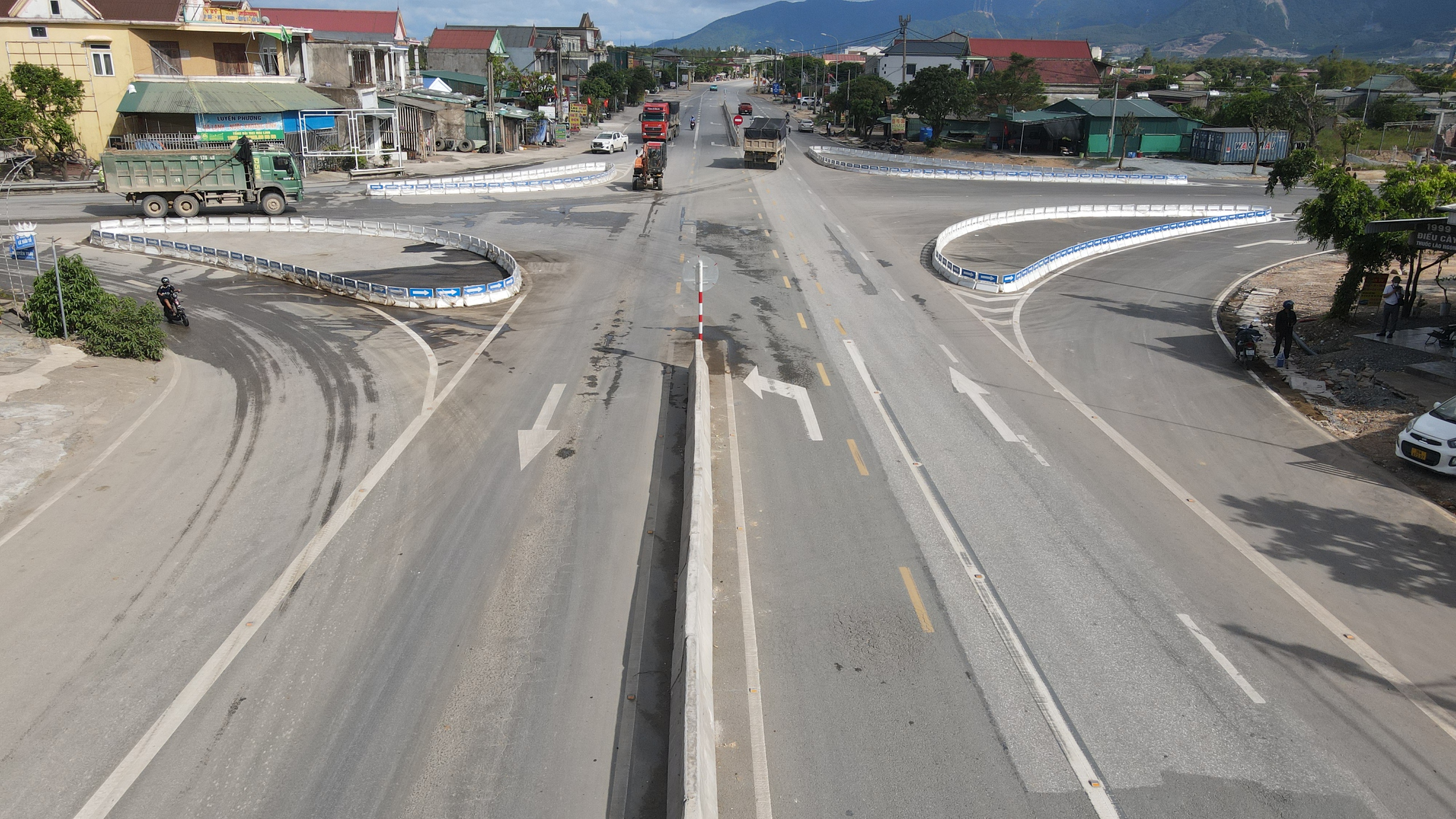 Sớm khắc phục bất cập gây nguy cơ tai nạn ở nút giao đường nhánh QL1 qua Hà Tĩnh - Ảnh 4.