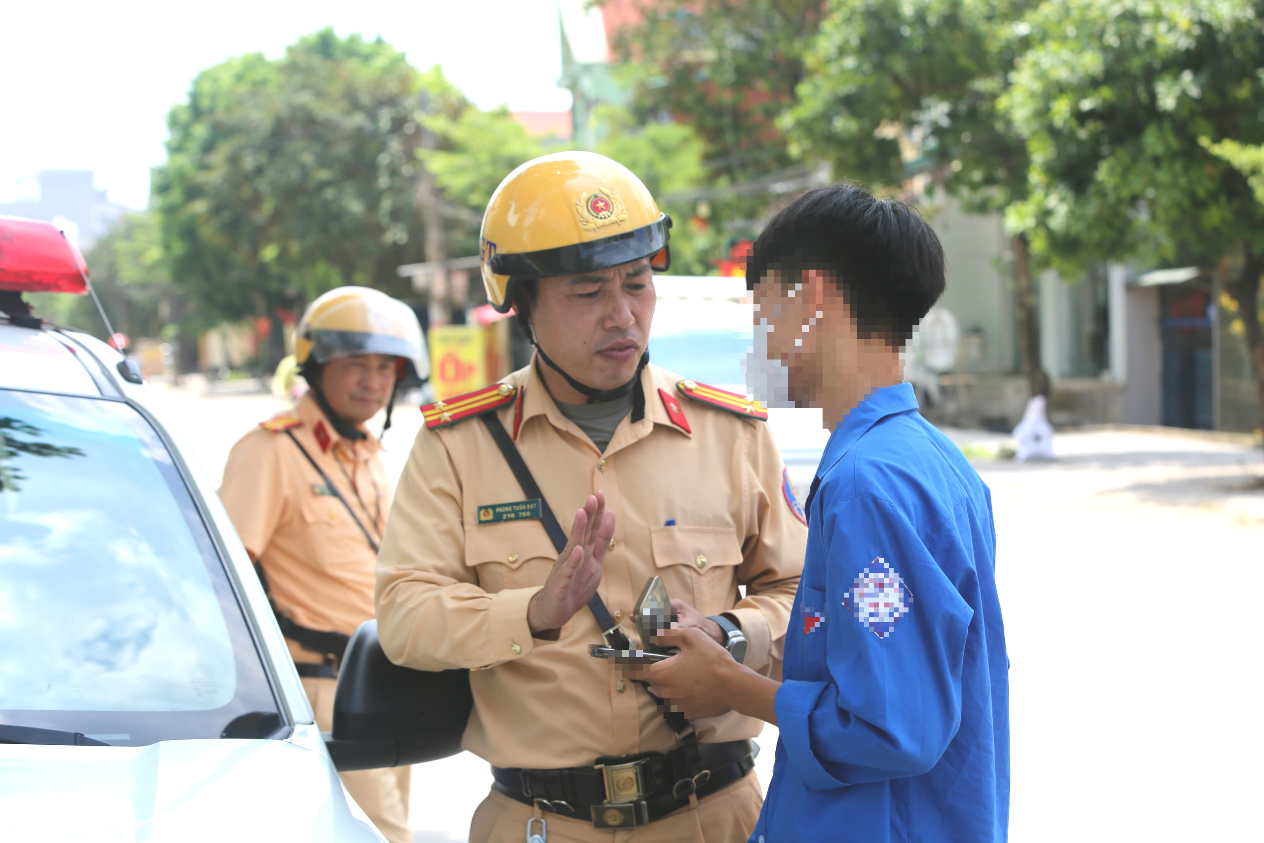 CSGT Thanh Hóa ra quân xử lý học sinh vi phạm giao thông- Ảnh 1. CSGT Thanh Hóa ra quân xử lý học sinh vi phạm giao thông- Ảnh 1.