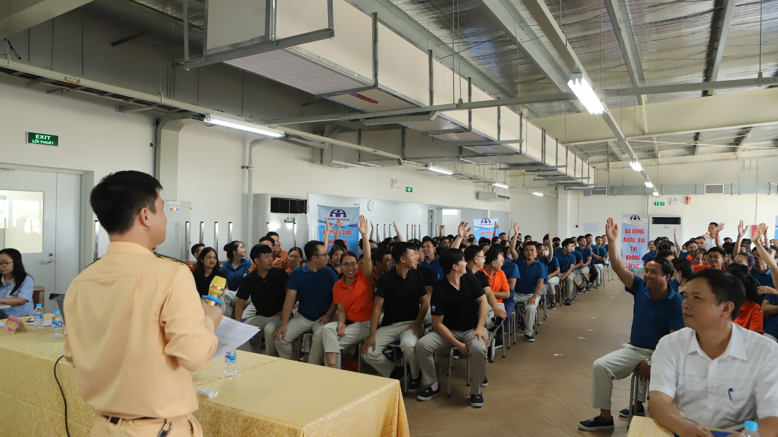 Nhân rộng mô hình "Công nhân giữ gìn an toàn giao thông", sáng kiến từ thực tiễn- Ảnh 3. Nhân rộng mô hình "Công nhân giữ gìn an toàn giao thông", sáng kiến từ thực tiễn- Ảnh 3.