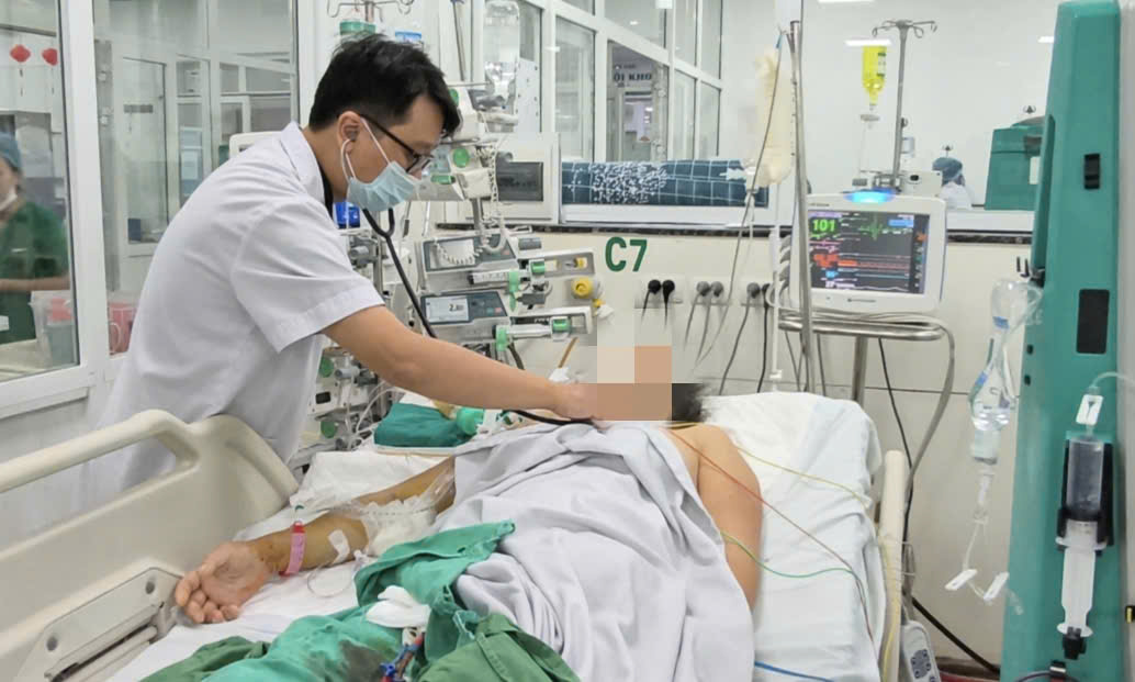 Gia tăng ca mắc sốt xuất huyết, nhiều ca nguy kịch chỉ sau vài ngày- Ảnh 1.