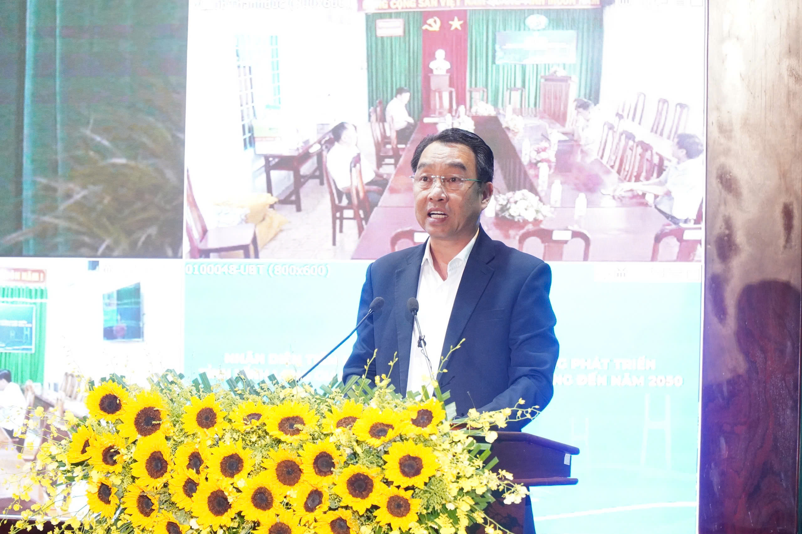 Vĩnh Long cần ưu tiên phát triển hệ thống giao thông, mở ra không gian phát triển- Ảnh 1. Vĩnh Long cần ưu tiên phát triển hệ thống giao thông, mở ra không gian phát triển- Ảnh 1.