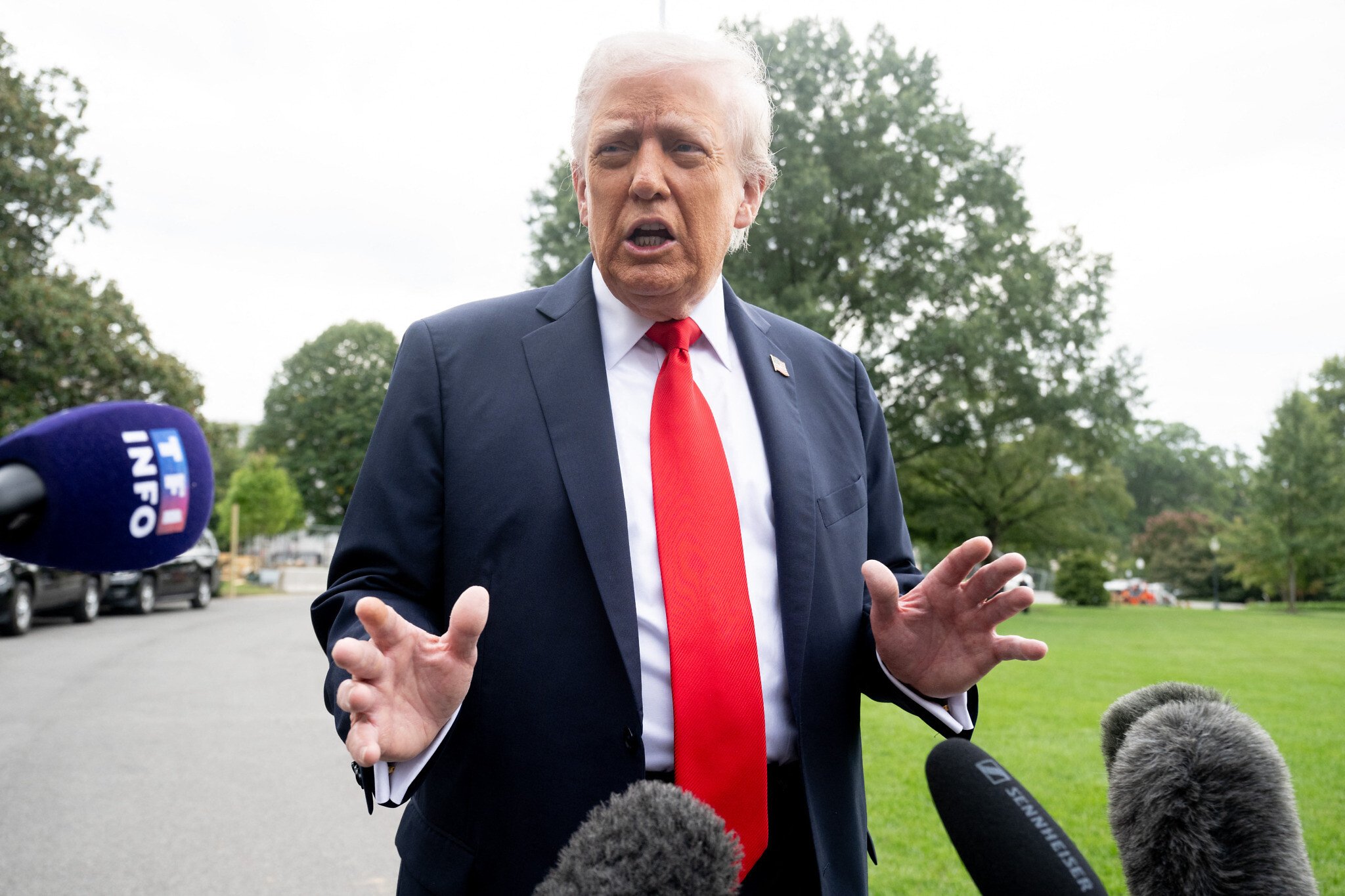 Tổng thống Donald Trump: Mỹ đã có người mua TikTok- Ảnh 1.