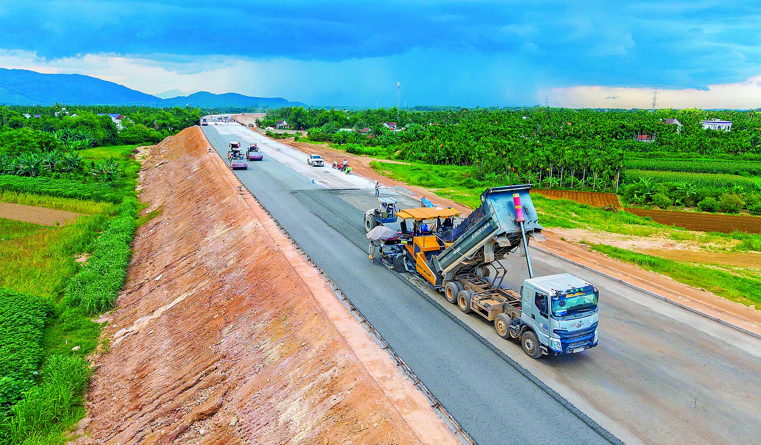 Cần gỡ điểm nghẽn, tăng tốc giải ngân vốn giao thông - Ảnh 1.