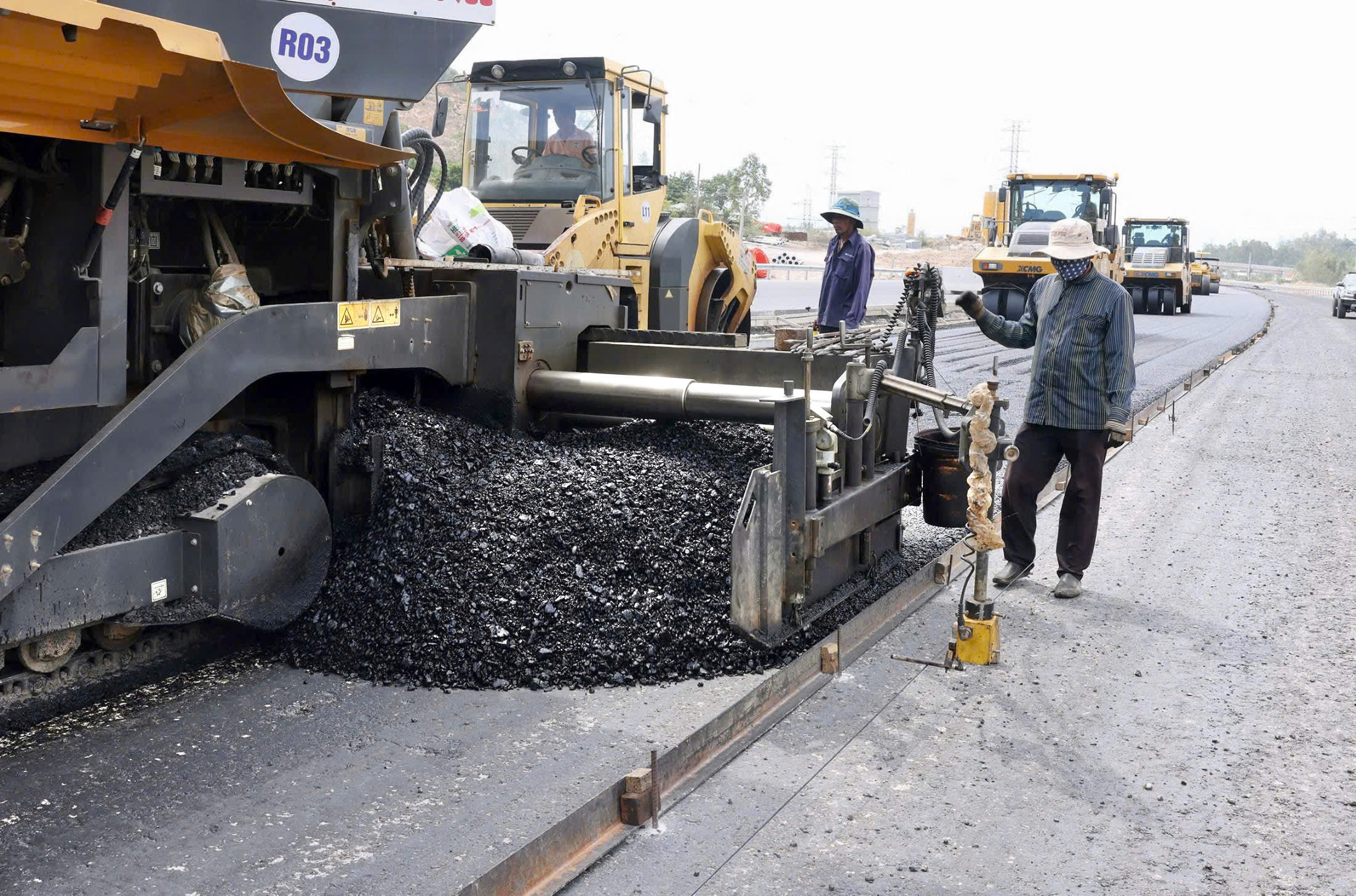 Cần gỡ điểm nghẽn, tăng tốc giải ngân vốn giao thông - Ảnh 2.