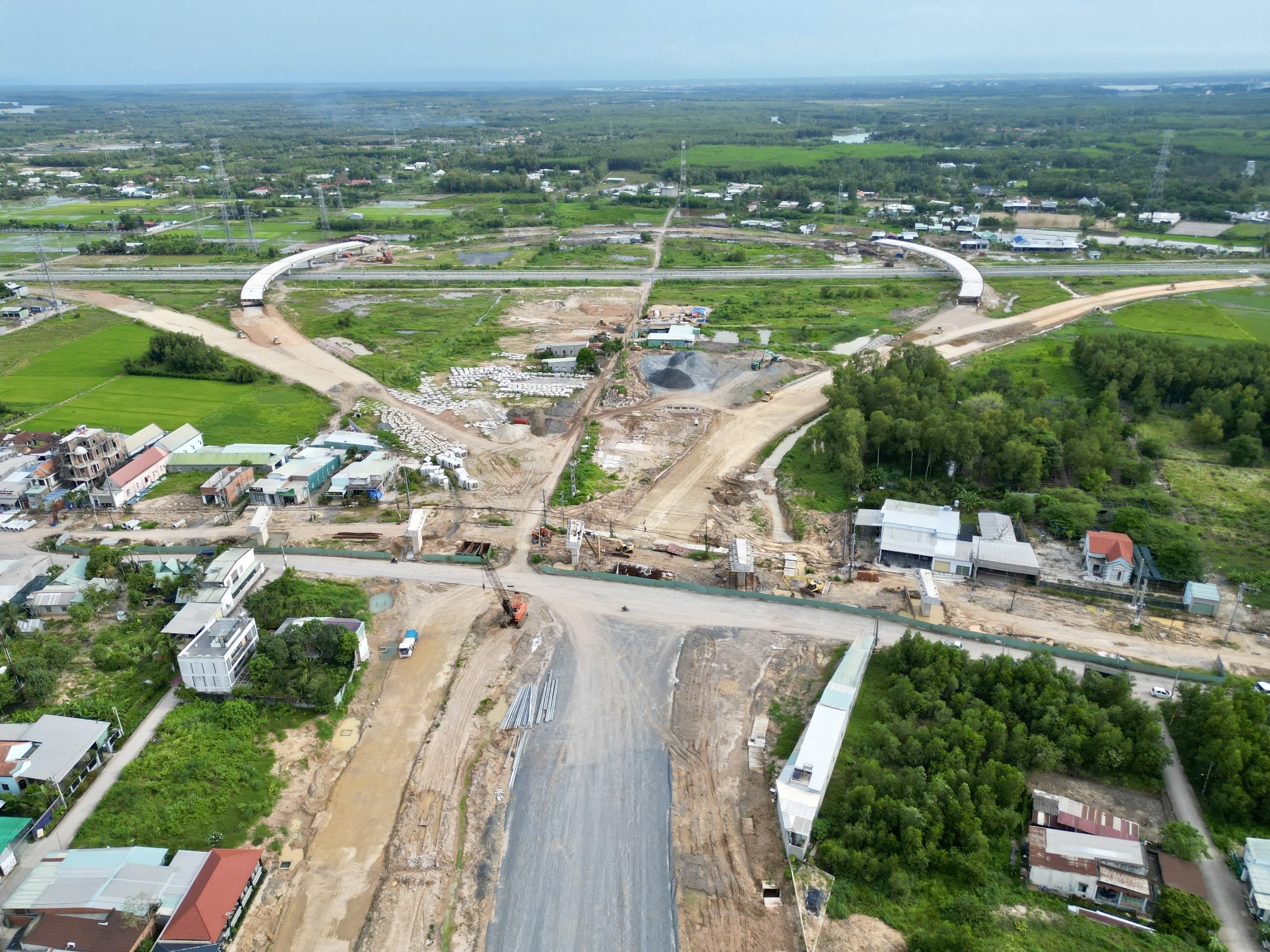 Chậm tiến độ kéo dài, một nhà thầu phụ bị loại khỏi dự án Vành đai 3 TP.HCM- Ảnh 1.