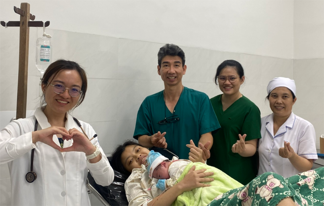 Bác sĩ phẫu thuật thành công nhiều ca bệnh phức tạp tại Côn Đảo- Ảnh 2.