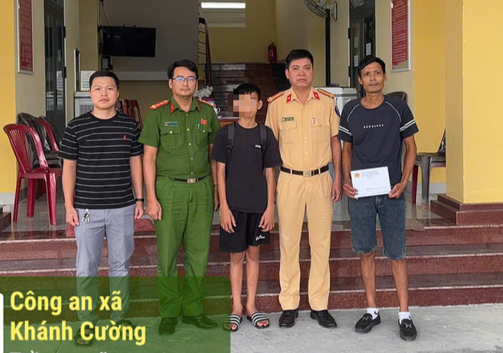 Công an Quảng Ngãi kịp thời ngăn chặn thiếu niên bị kẻ xấu dụ dỗ "việc nhẹ lương cao"- Ảnh 1.