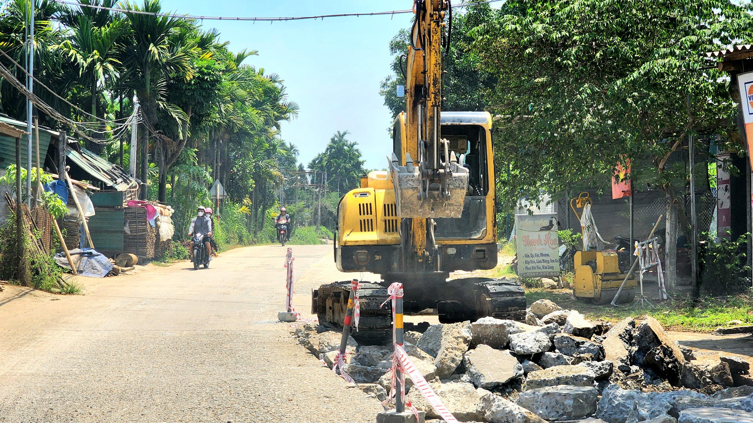 Quảng Ngãi đẩy mạnh sửa chữa, cải tạo quốc lộ 24B đảm bảo an toàn giao thông- Ảnh 1.