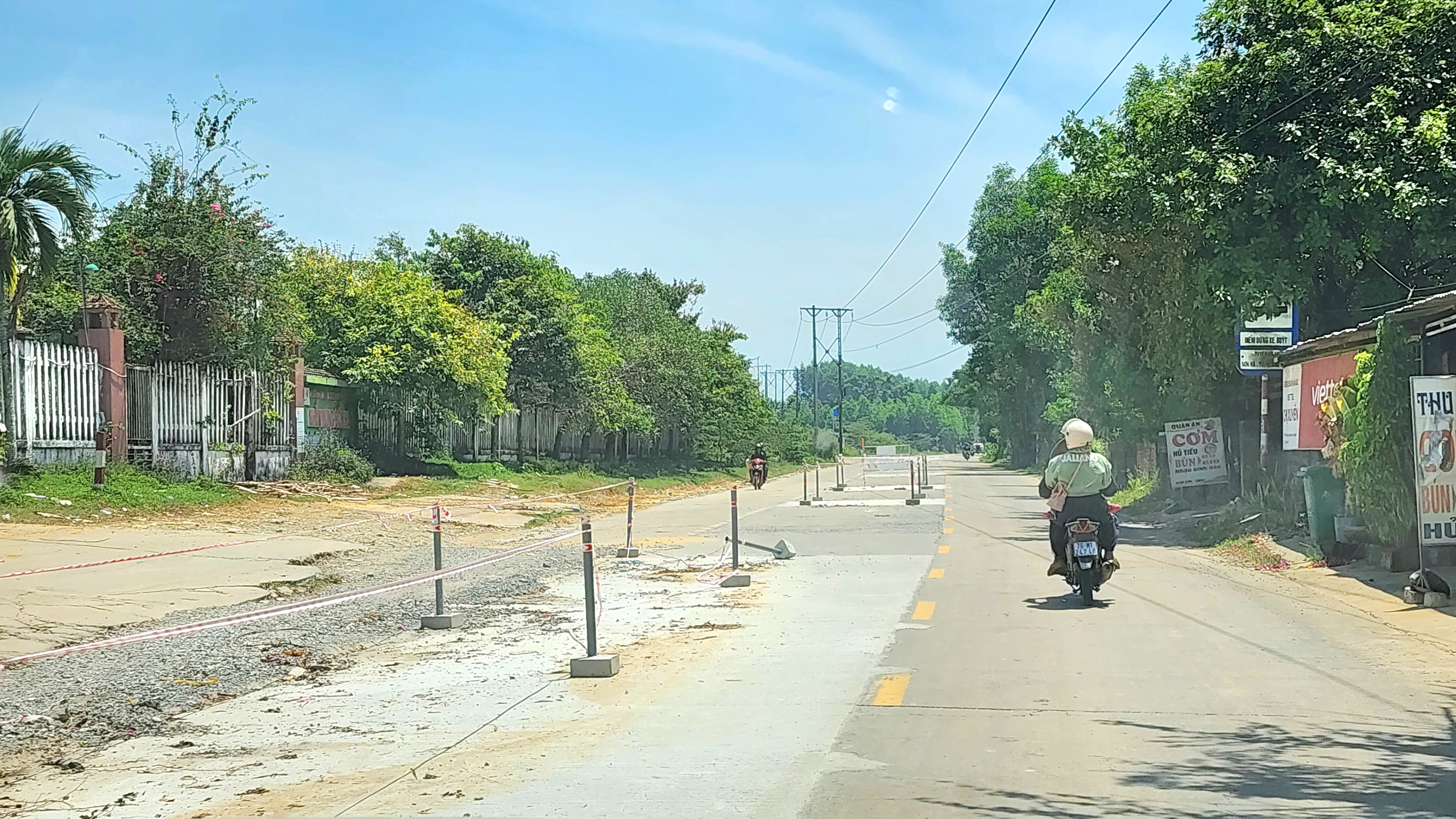 Quảng Ngãi đẩy mạnh sửa chữa, cải tạo quốc lộ 24B đảm bảo an toàn giao thông- Ảnh 4.