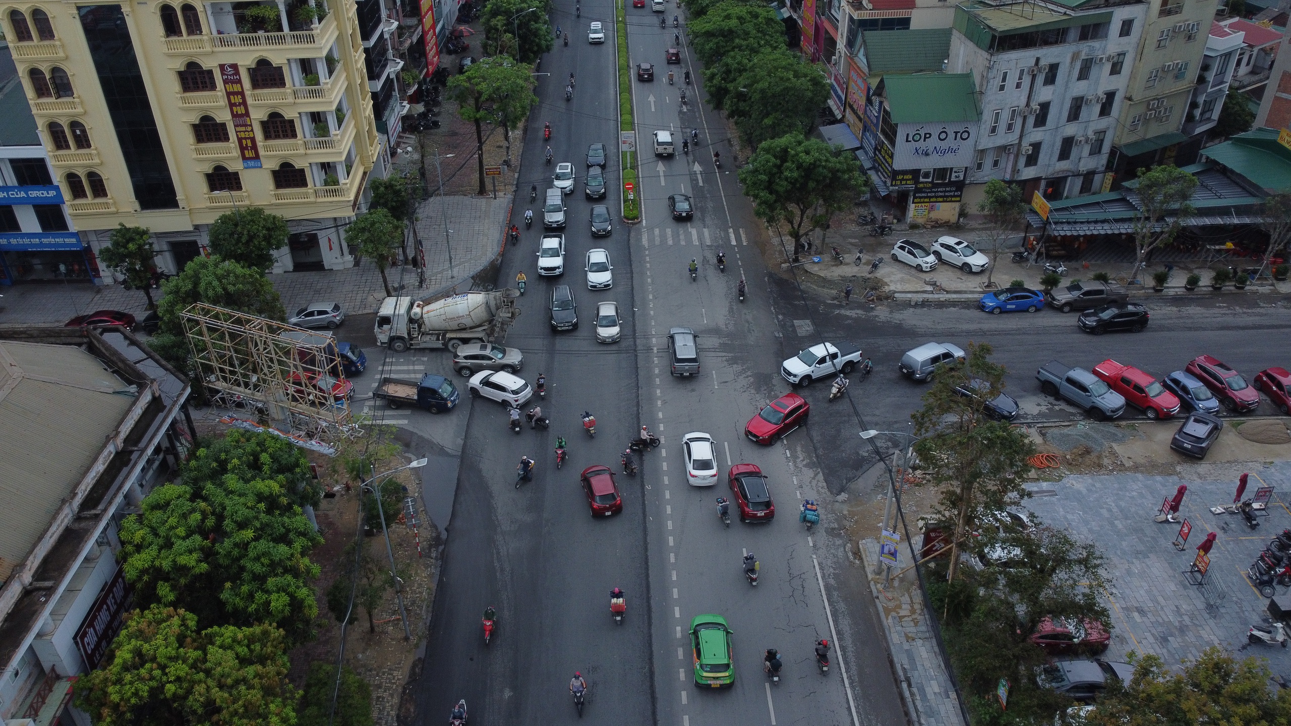 Nghệ An: Ngã tư kẹt xe nhất thành Vinh bao giờ hết tắc?- Ảnh 1.