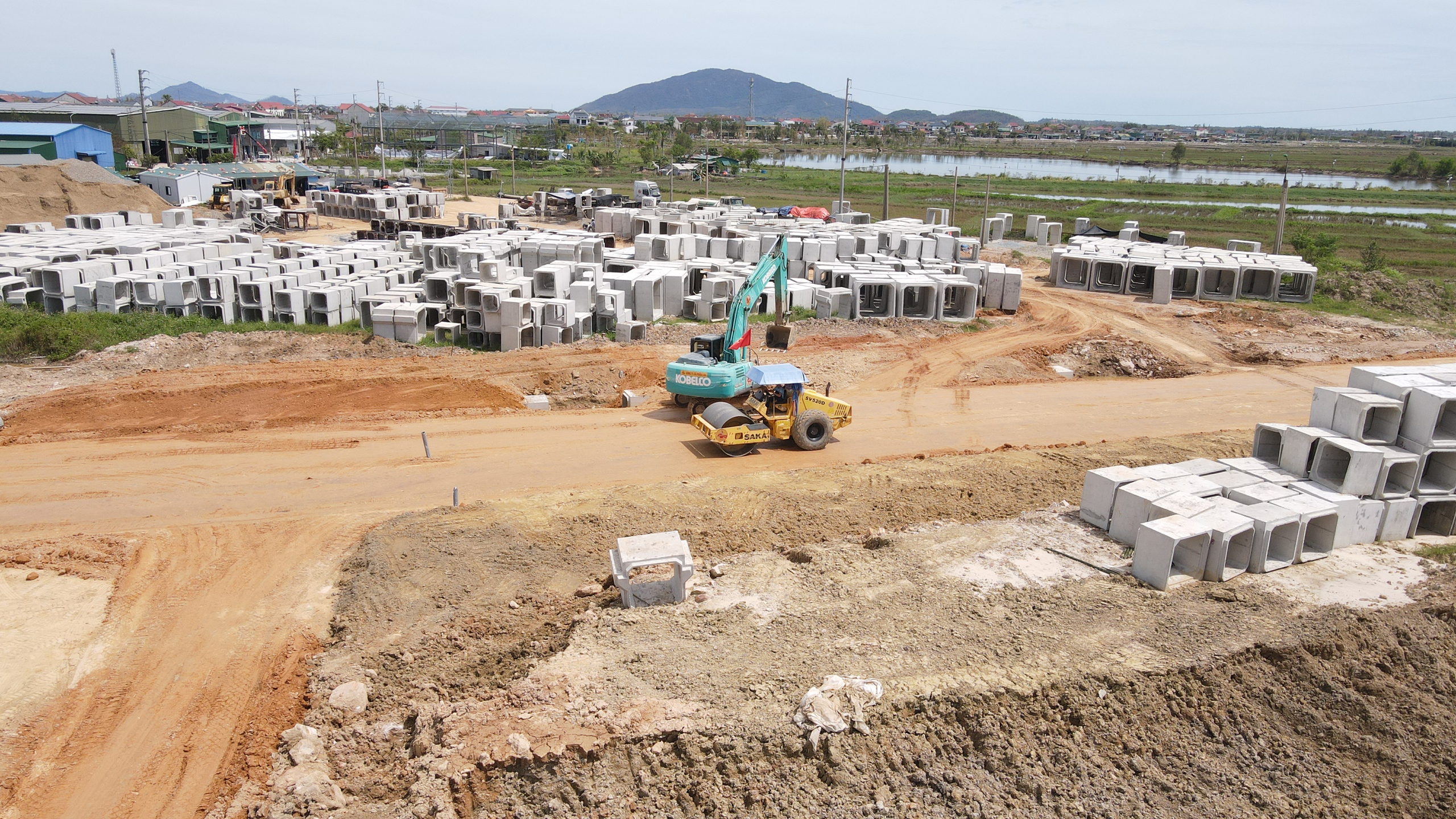 Người dân Hà Tĩnh hưởng lợi thế nào nhờ hệ thống đường cao tốc, quốc lộ nâng cấp?- Ảnh 2.