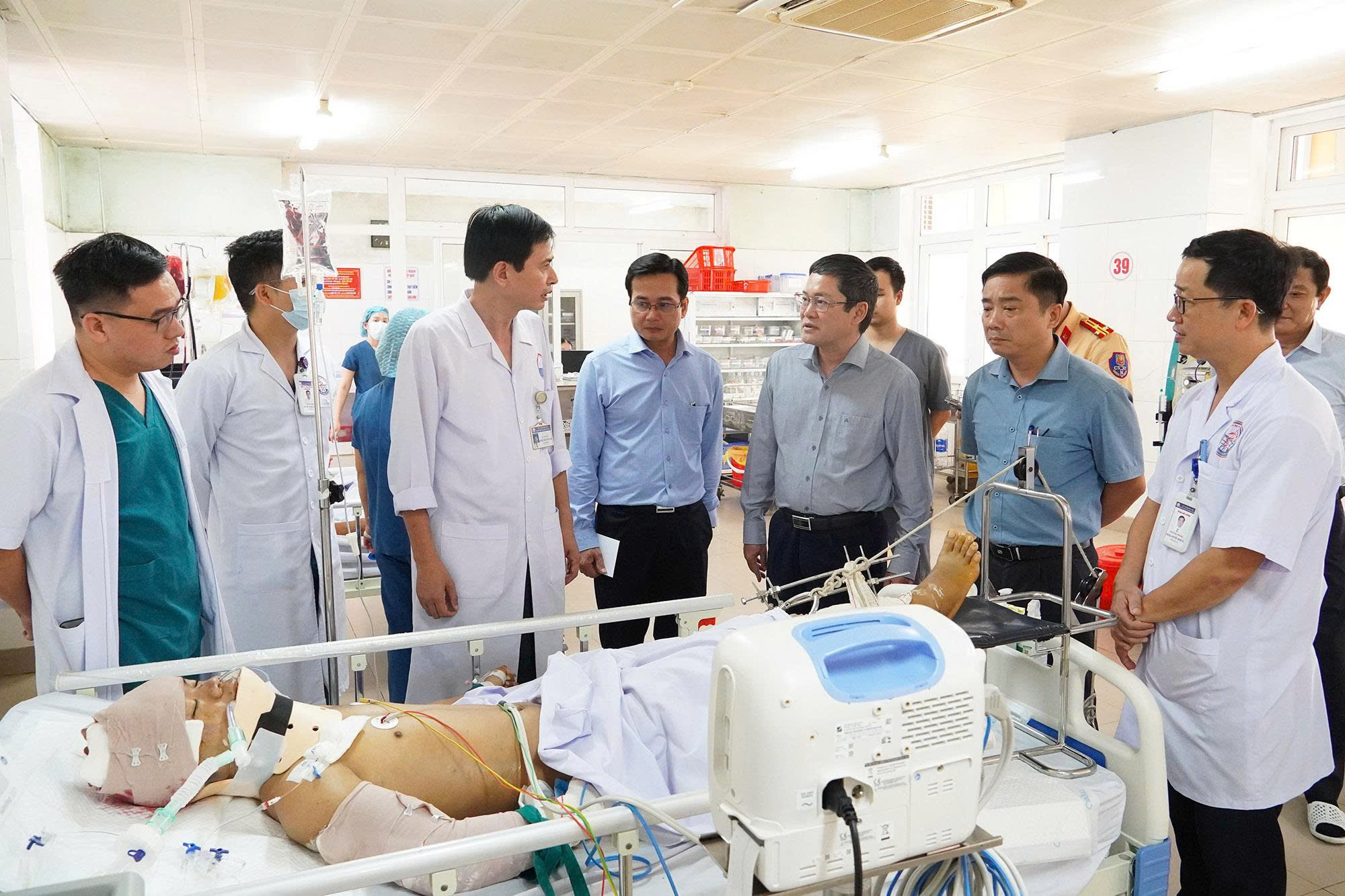 Khởi tố, bắt tạm giam tài xế ô tô tải gây tai nạn làm 12 người thương vong ở Quảng Trị- Ảnh 3.