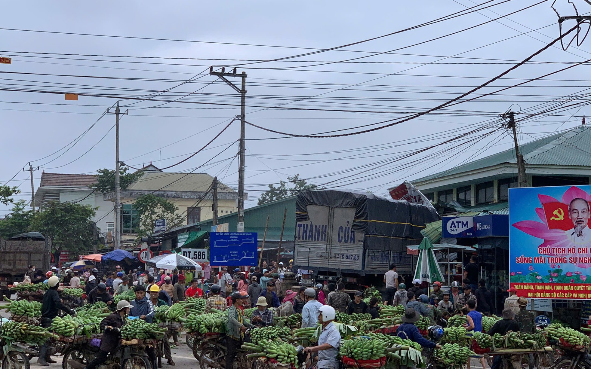 Nguyên nhân ban đầu vụ xe tải lao vào chợ ở Quảng Trị làm 3 người chết, 7 người bị thương