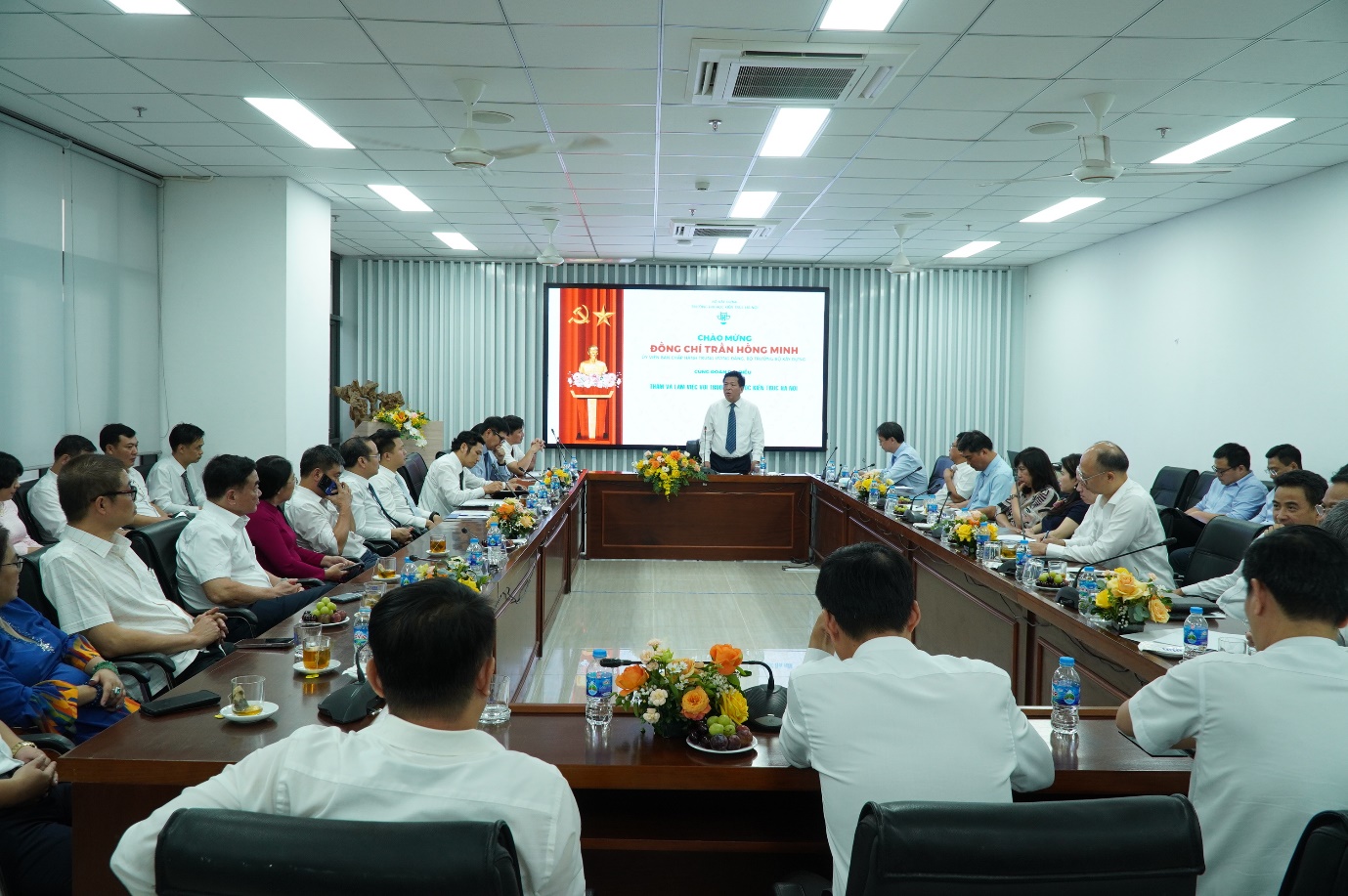 Bộ trưởng Trần Hồng Minh: Nâng tầm chất lượng đào tạo, thương hiệu HAU- Ảnh 3. C:\Users\Admin\Desktop\BT\DSC06366.JPG