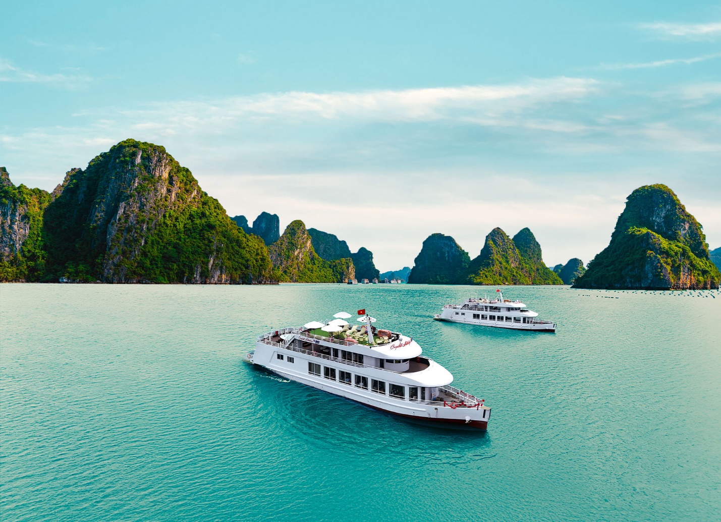 Vịnh Bái Tử Long - Tọa độ “vàng” về du lịch phía Bắc- Ảnh 2. Vịnh Bái Tử Long - Tọa độ “vàng” về du lịch phía Bắc- Ảnh 2.