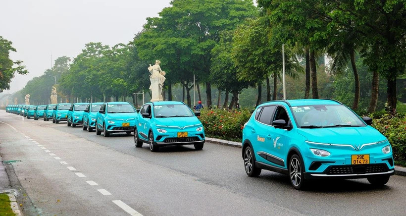 Yêu cầu Hà Nội, TP.HCM công khai lộ trình chuyển đổi xe xăng sang xe điện- Ảnh 1.