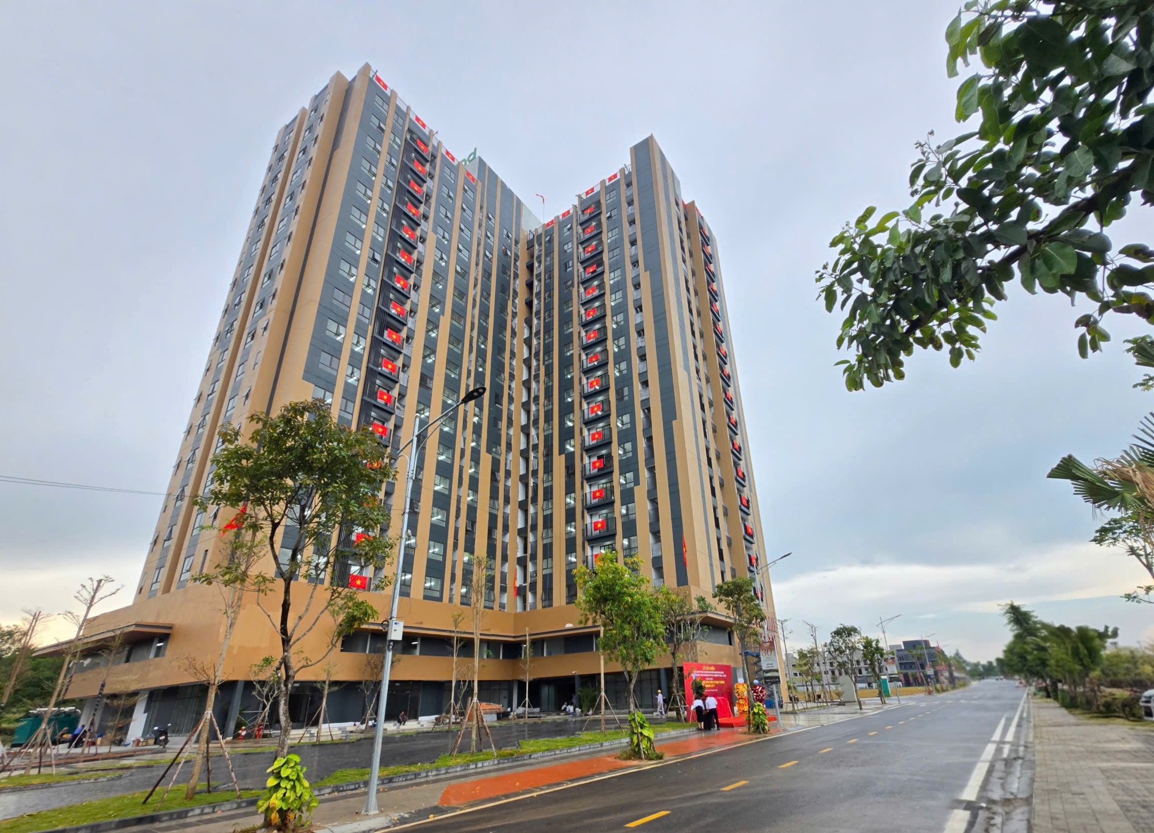 Thái Nguyên gắn biển công trình nhà ở xã hội Đại Thắng chào mừng Đại hội Đảng- Ảnh 3. Thái Nguyên gắn biển công trình nhà ở xã hội Đại Thắng chào mừng Đại hội Đảng- Ảnh 3.