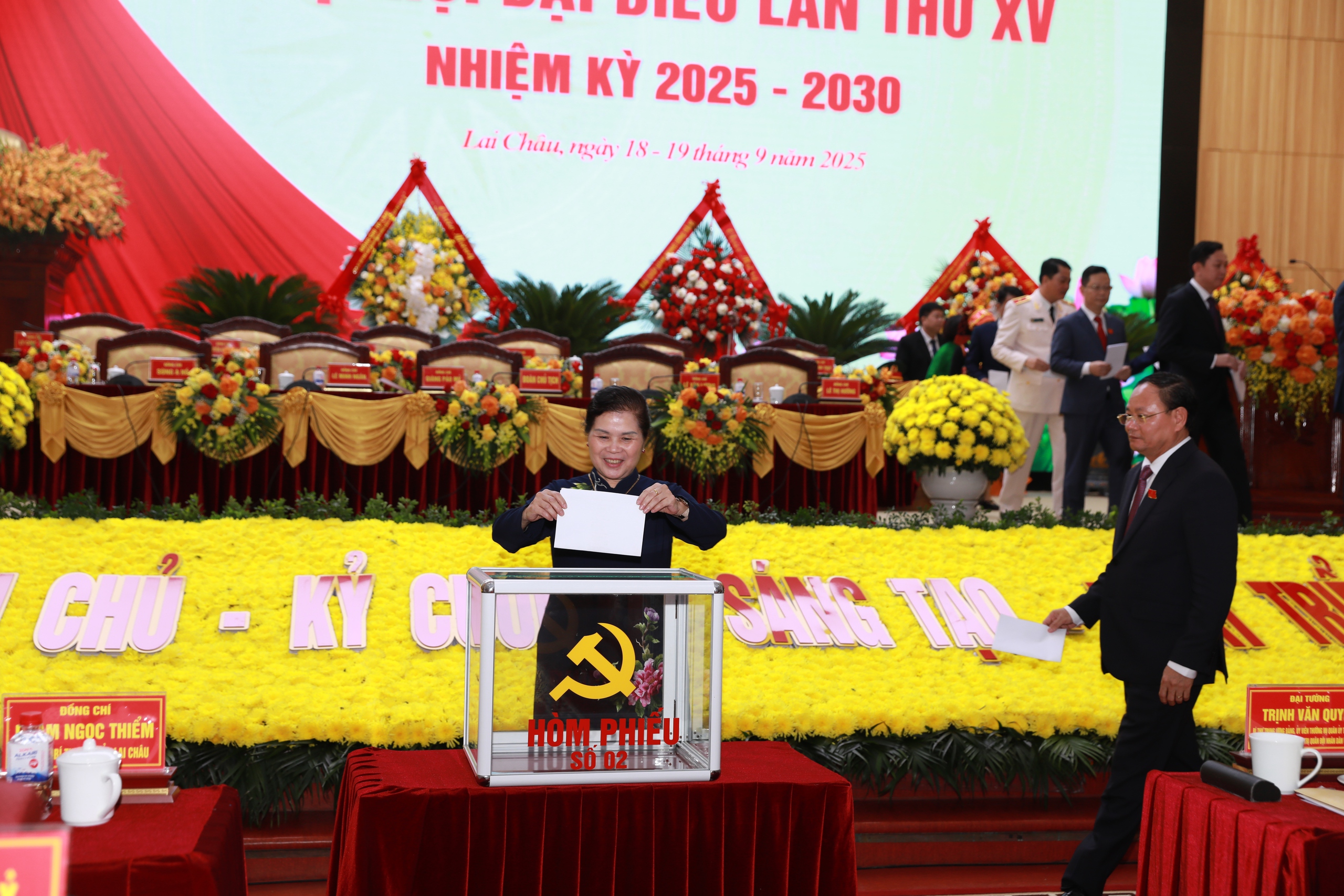 Quyết tâm xây dựng Lai Châu phát triển xanh, bền vững- Ảnh 10.