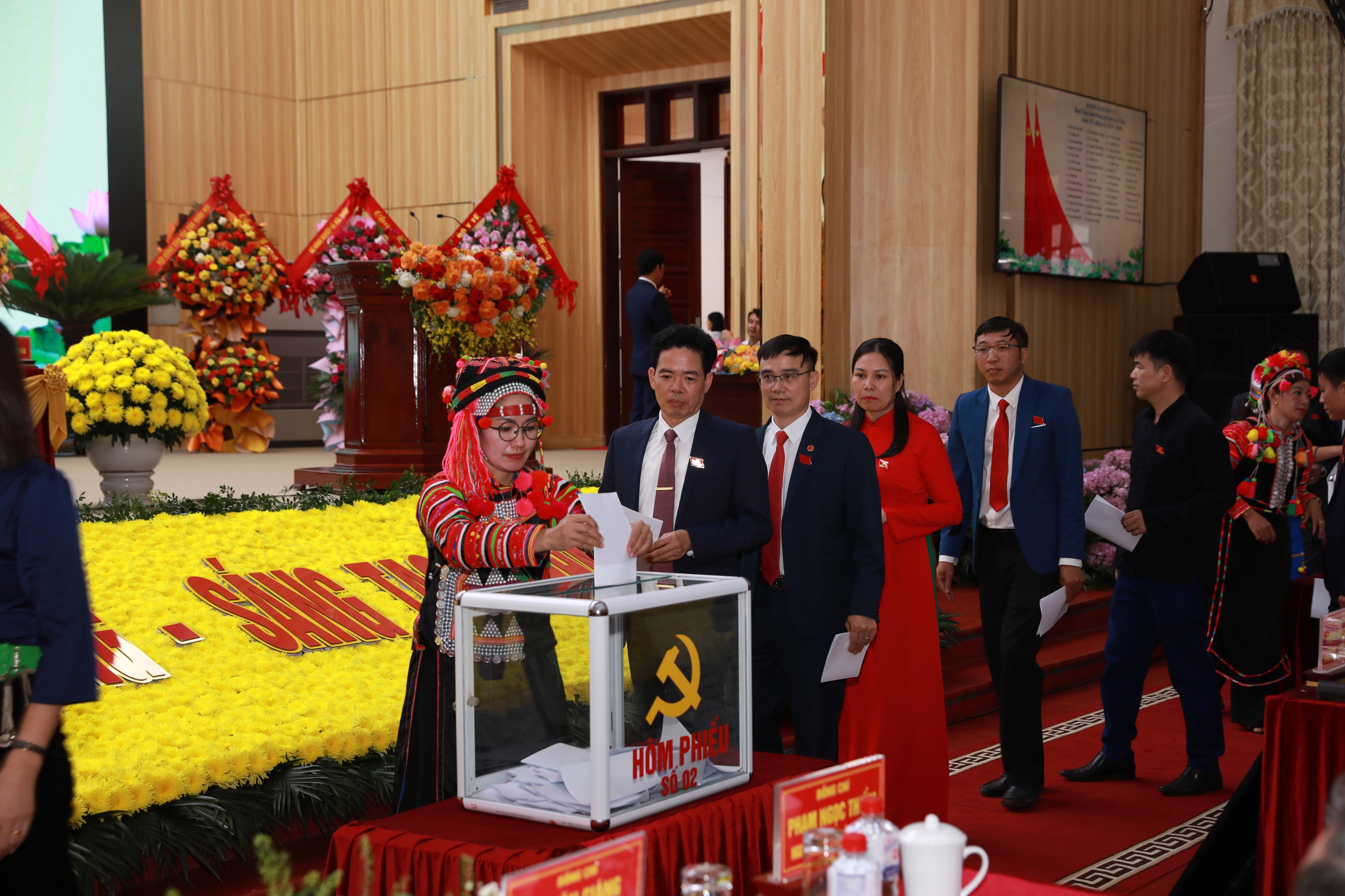 Quyết tâm xây dựng Lai Châu phát triển xanh, bền vững- Ảnh 11.