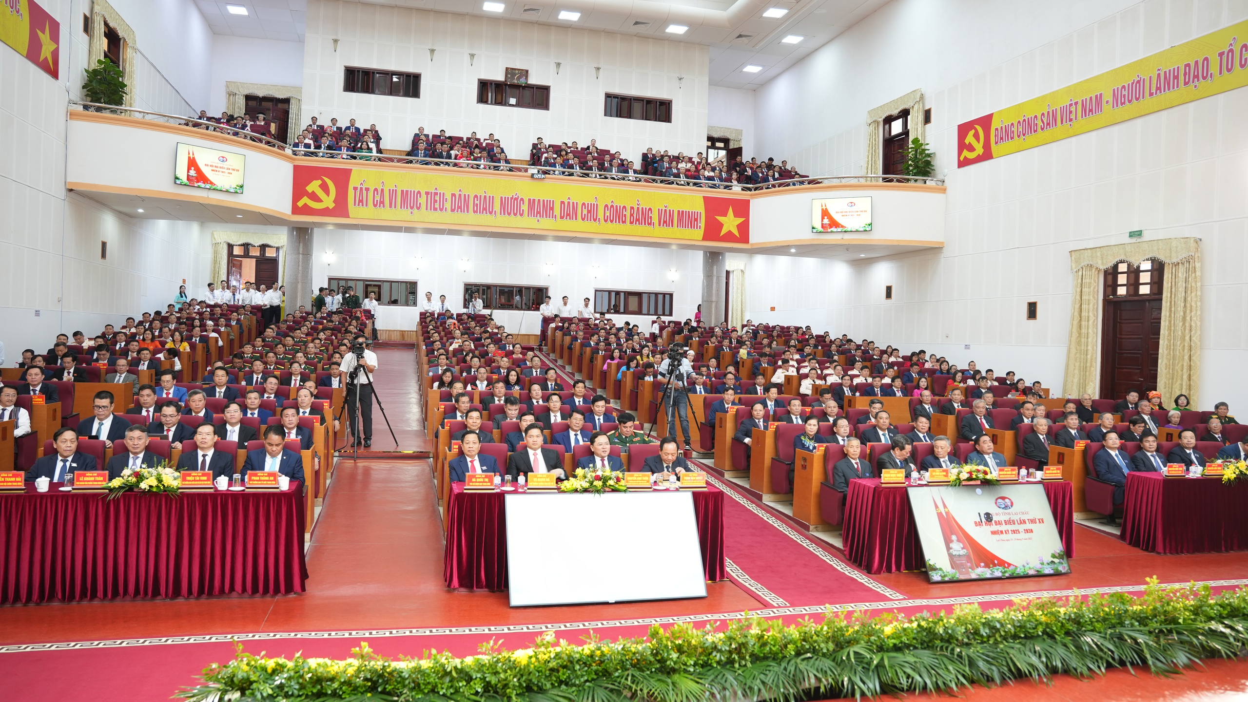 Quyết tâm xây dựng Lai Châu phát triển xanh, bền vững- Ảnh 1.