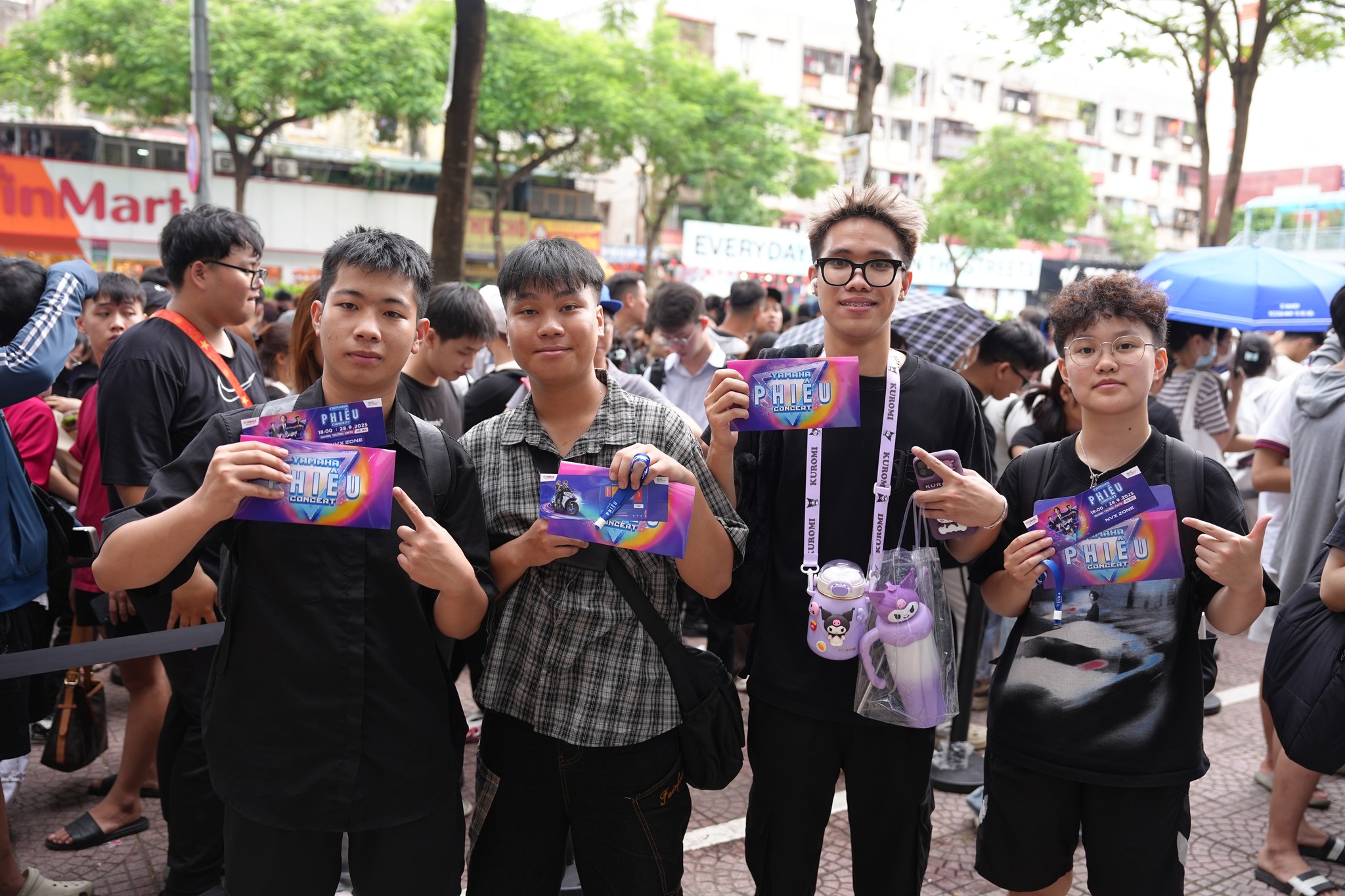Giới trẻ săn lùng vé đại nhạc hội "Yamaha Phiêu Concert" với hàng loạt ngôi sao lớn- Ảnh 3.