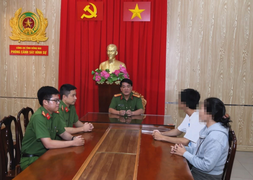 Công an phá án “bắt cóc online”, giải cứu nam sinh 18 tuổi suýt bị đưa qua biên giới- Ảnh 2.