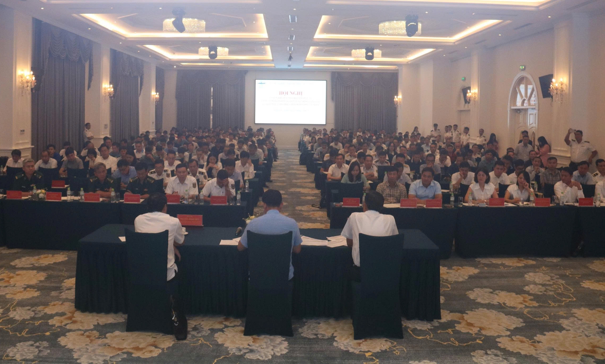 Cục Hàng hải và Đường thủy Việt Nam thảo luận gỡ vướng cho doanh nghiệp- Ảnh 1.