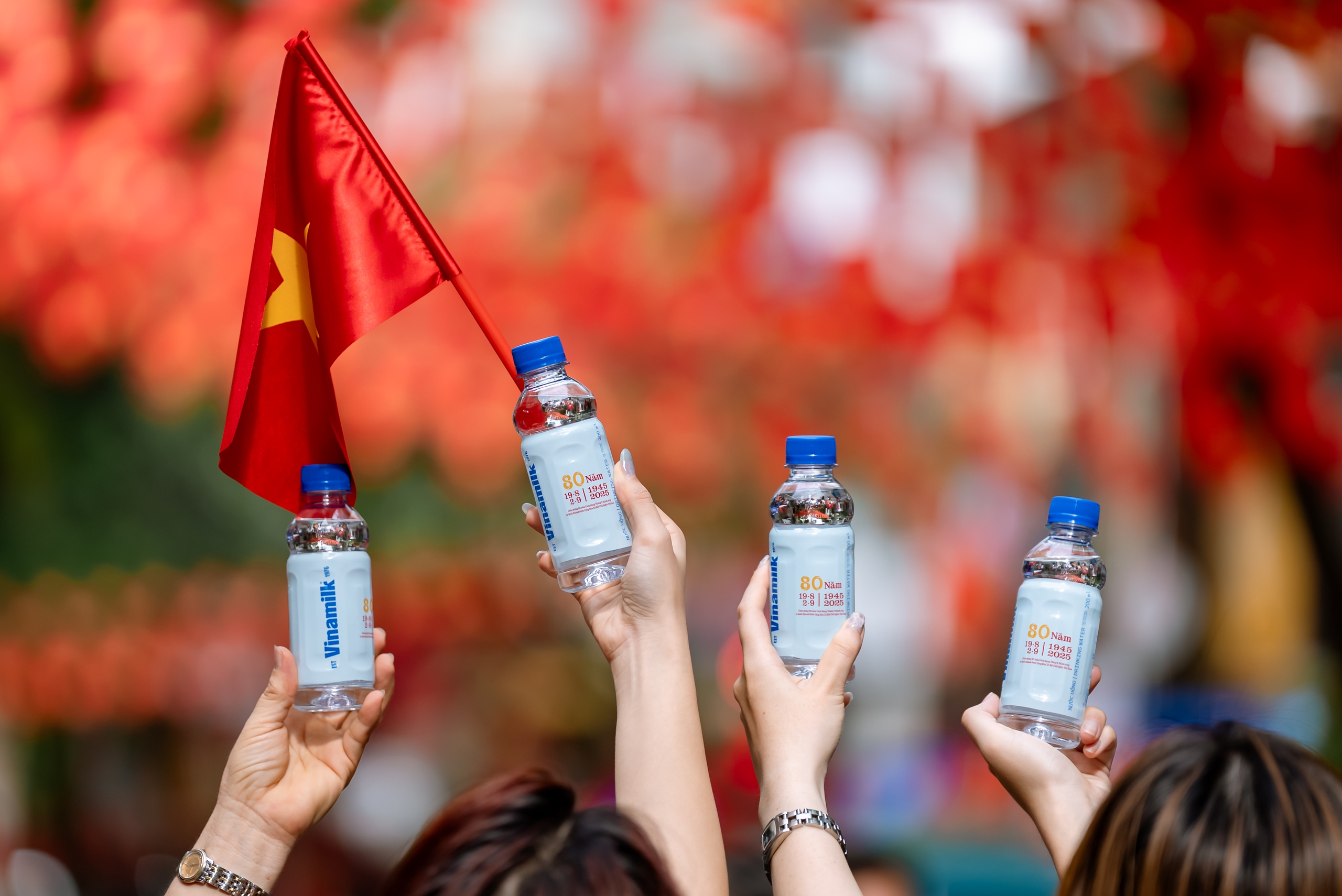 Vinamilk hòa nhịp cùng triệu trái tim mừng 80 năm Quốc khánh- Ảnh 12. Vinamilk hòa nhịp cùng triệu trái tim mừng 80 năm Quốc khánh- Ảnh 12.