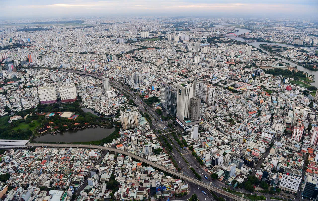 Dự báo thị trường bất động sản cuối năm 2025 tiếp tục đà phục hồi bền vững- Ảnh 1. Dự báo thị trường bất động sản cuối năm 2025 tiếp tục đà phục hồi bền vững- Ảnh 1.
