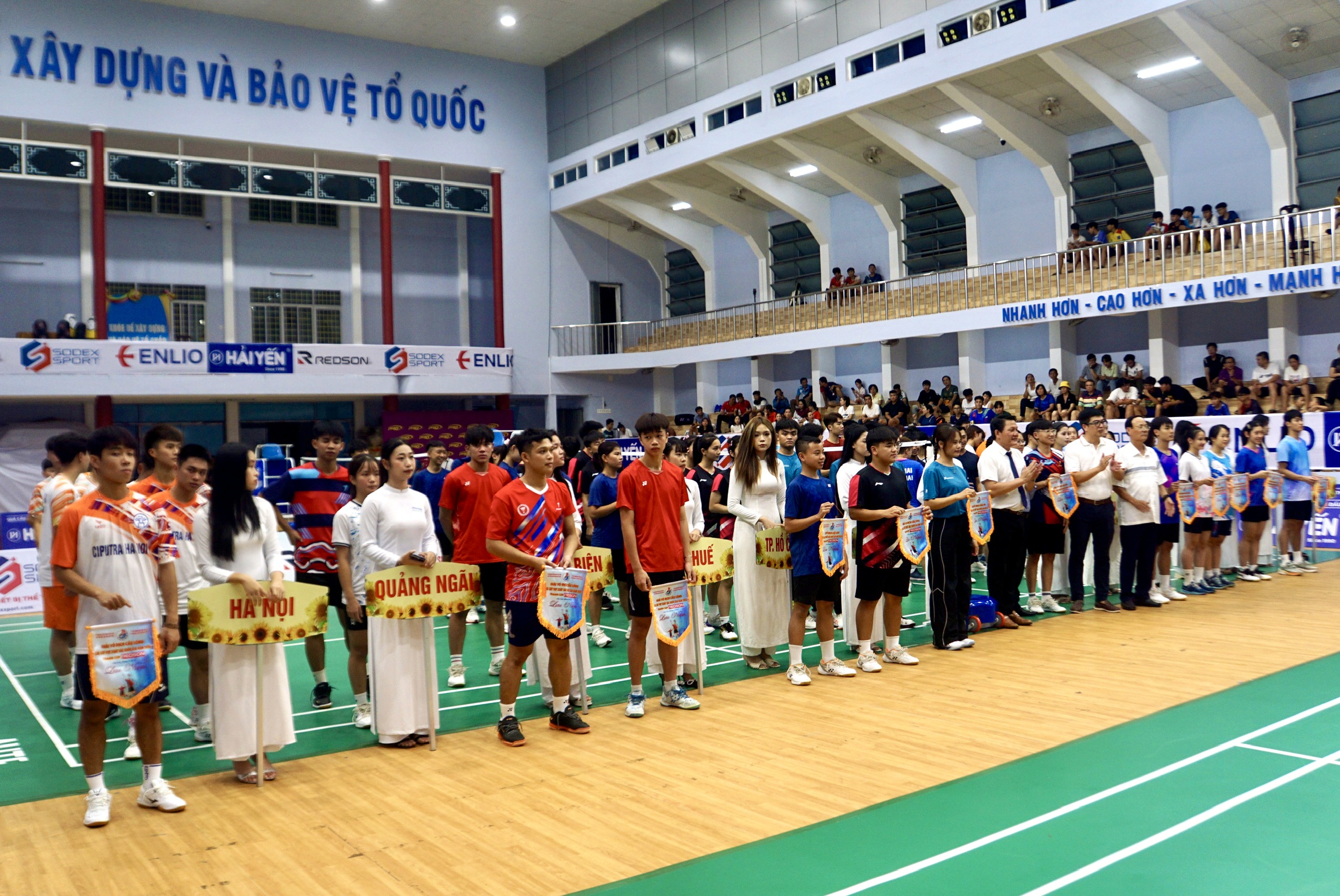 Khai mạc Giải vô địch Cầu lông các cây vợt xuất sắc quốc gia 2025 tại Gia Lai- Ảnh 1. Khai mạc Giải vô địch Cầu lông các cây vợt xuất sắc quốc gia 2025 tại Gia Lai- Ảnh 1.