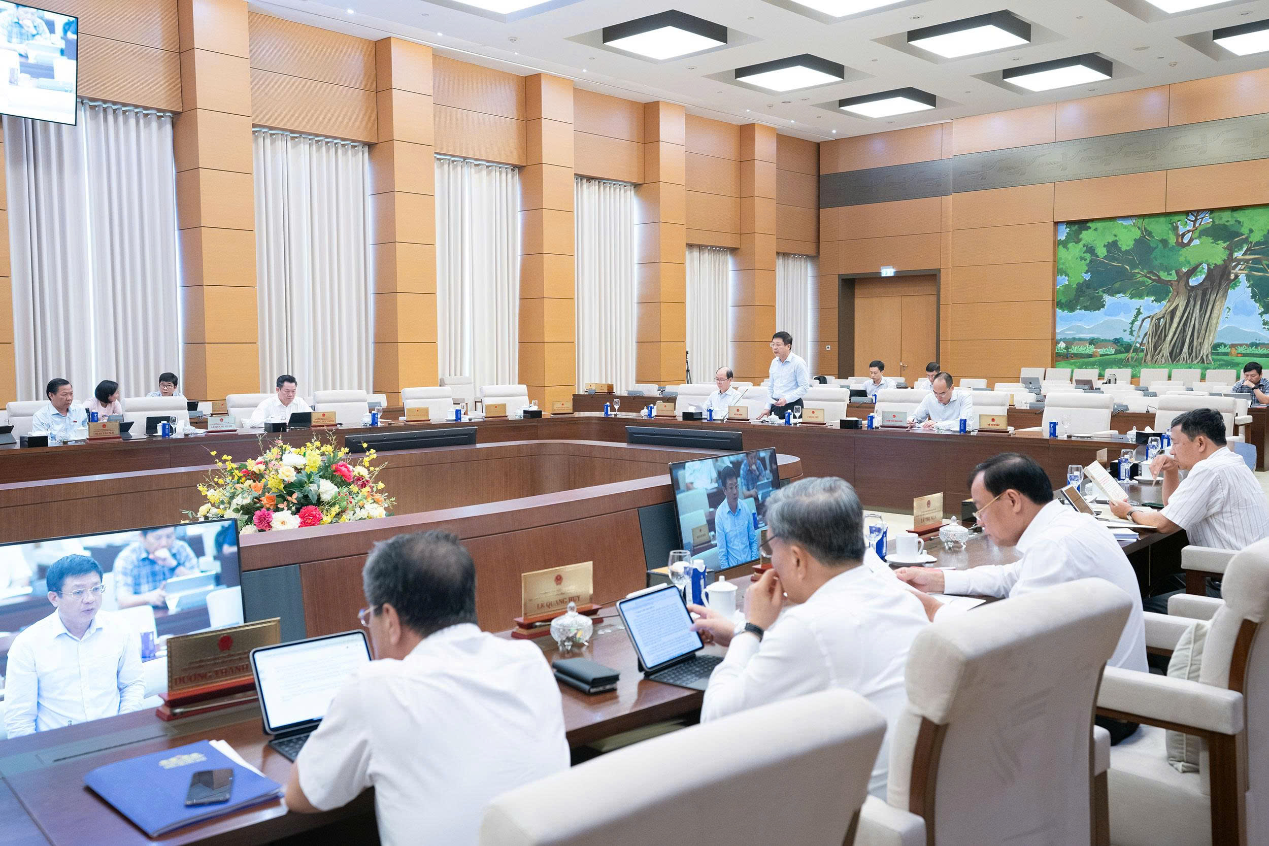 Đề nghị quy định miễn nhiệm, từ chức nếu để xảy ra lãng phí nghiêm trọng- Ảnh 2. Đề nghị quy định miễn nhiệm, từ chức nếu để xảy ra lãng phí nghiêm trọng- Ảnh 2.