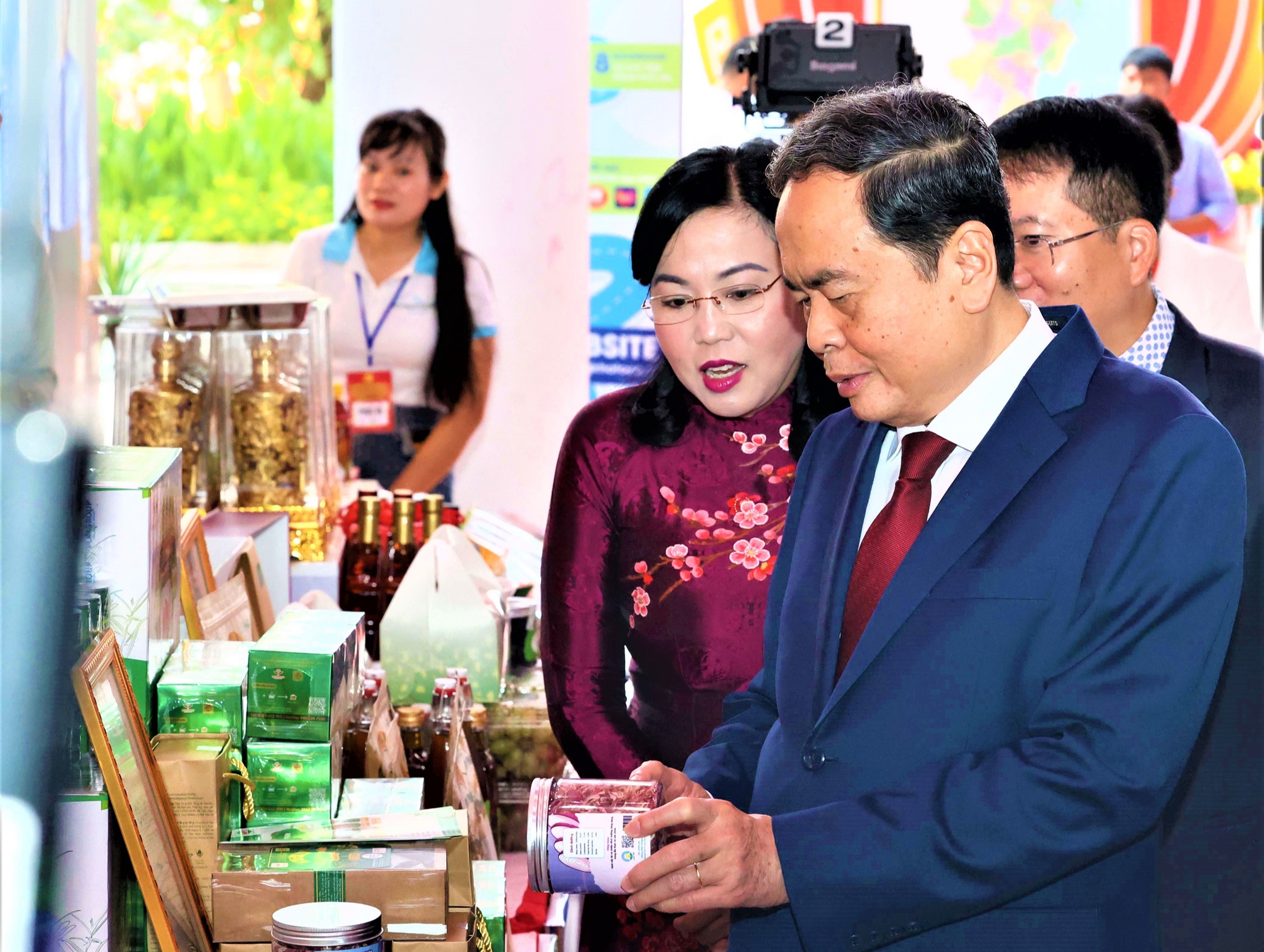Chủ tịch Quốc hội: Hạ tầng là thế cạnh tranh, mở rộng kết nối cho Khánh Hòa- Ảnh 2. Chủ tịch Quốc hội: Hạ tầng là thế cạnh tranh, mở rộng kết nối cho Khánh Hòa- Ảnh 2.