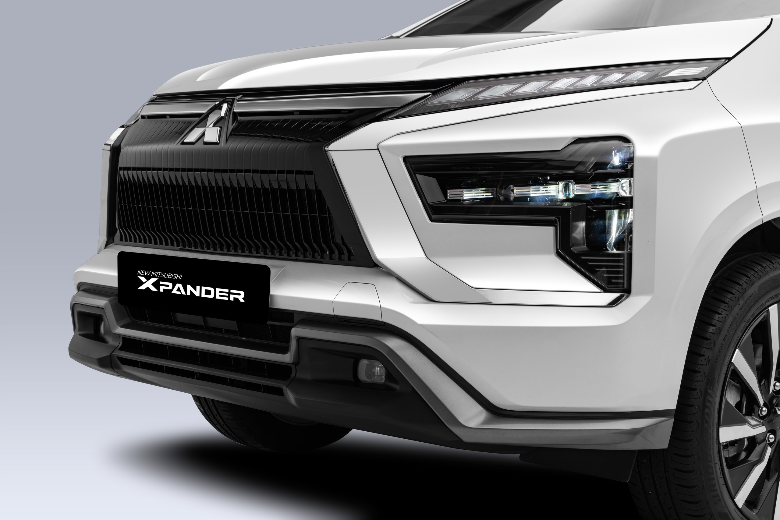 Mitsubishi Xpander và Xpander Cross mới ra mắt tại Việt Nam- Ảnh 2.