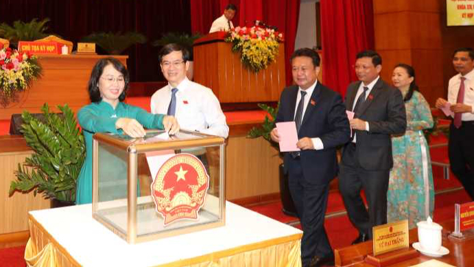 Ông Bùi Văn Khắng làm Chủ tịch UBND tỉnh Quảng Ninh nhiệm kỳ 2021-2026- Ảnh 2. Ông Bùi Văn Khắng làm Chủ tịch UBND tỉnh Quảng Ninh nhiệm kỳ 2021-2026- Ảnh 2.