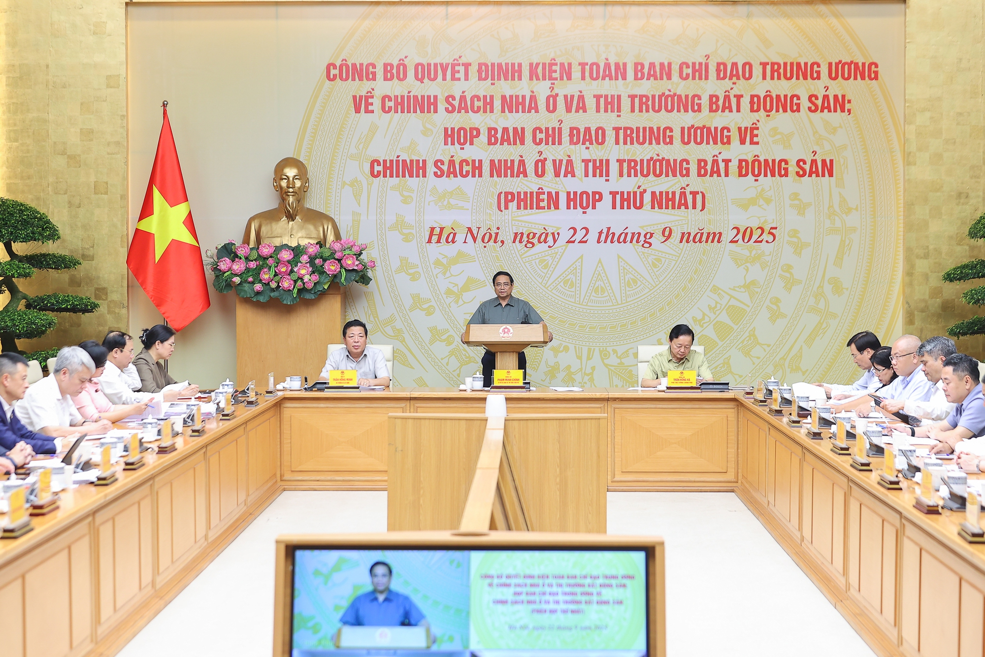 Thủ tướng: Tăng nguồn cung, giảm chi phí, đưa giá bất động sản về mức phù hợp- Ảnh 4.