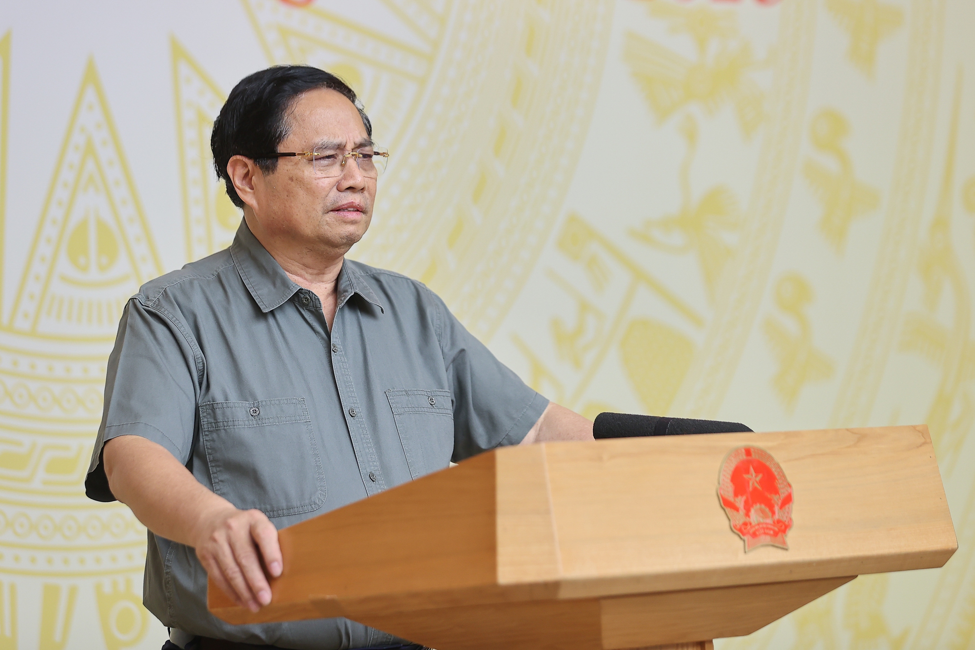 Thủ tướng: Tăng nguồn cung, giảm chi phí, đưa giá bất động sản về mức phù hợp- Ảnh 1.