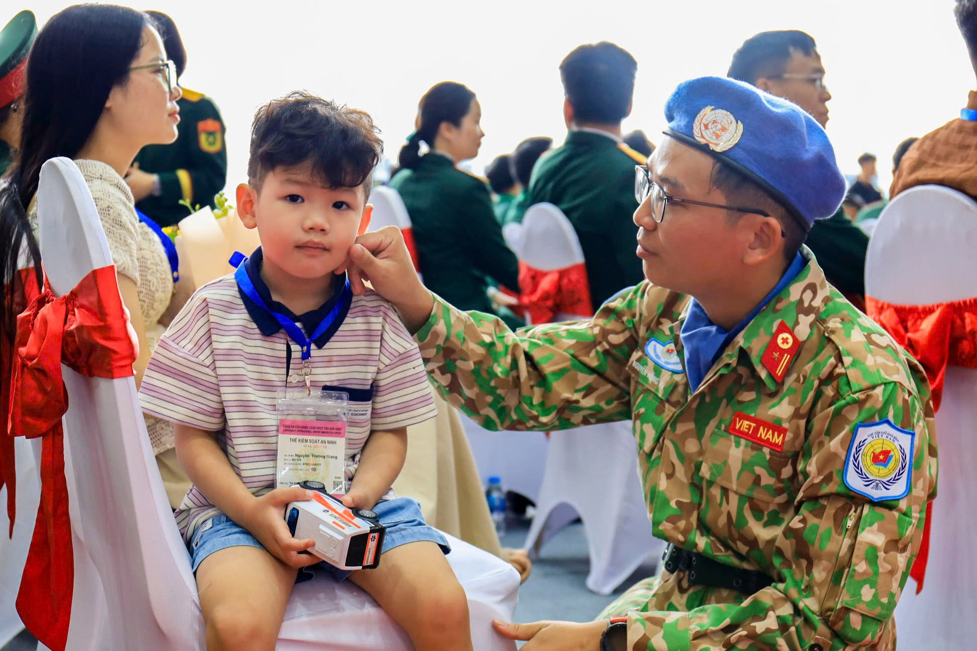 Gần 250 chiến sĩ Việt Nam lên đường làm nhiệm vụ gìn giữ hòa bình Liên hợp quốc- Ảnh 3. Gần 250 chiến sĩ Việt Nam lên đường làm nhiệm vụ gìn giữ hòa bình Liên hợp quốc- Ảnh 3.