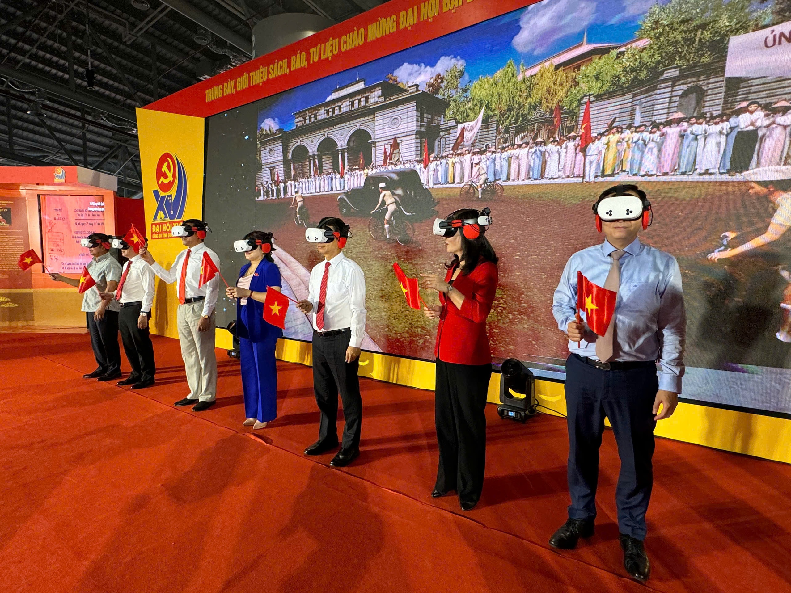 Quảng Ninh trưng bày, triển lãm chào mừng Đại hội Đảng bộ tỉnh lần thứ XVI- Ảnh 7.