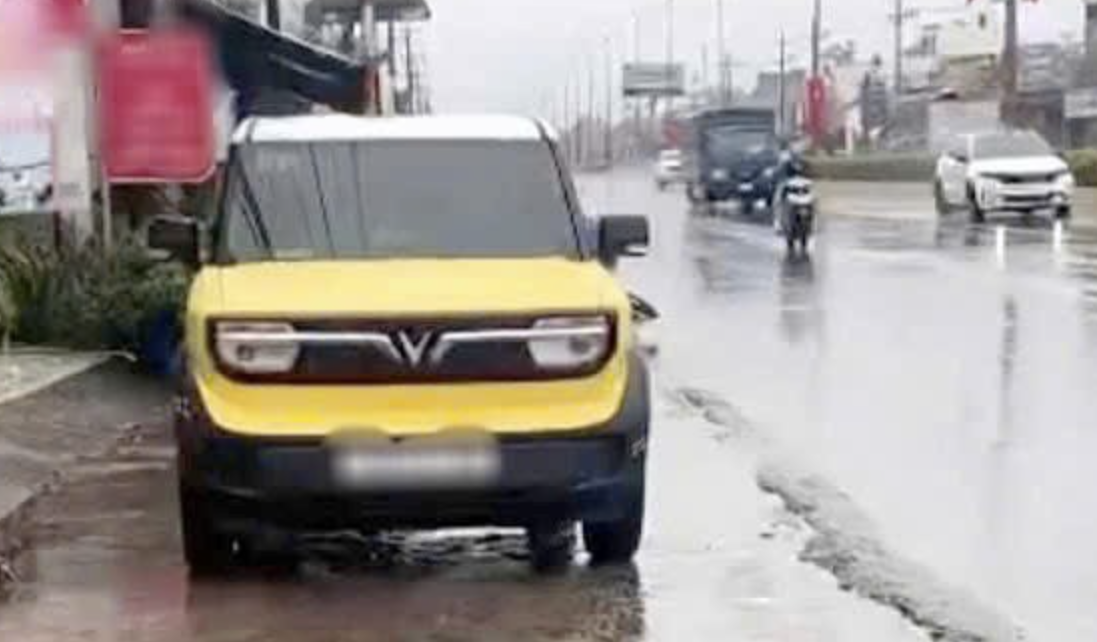 Xử phạt nhiều tài xế dừng đỗ sai quy định gây mất an toàn trên QL13 qua Đồng Nai- Ảnh 2.