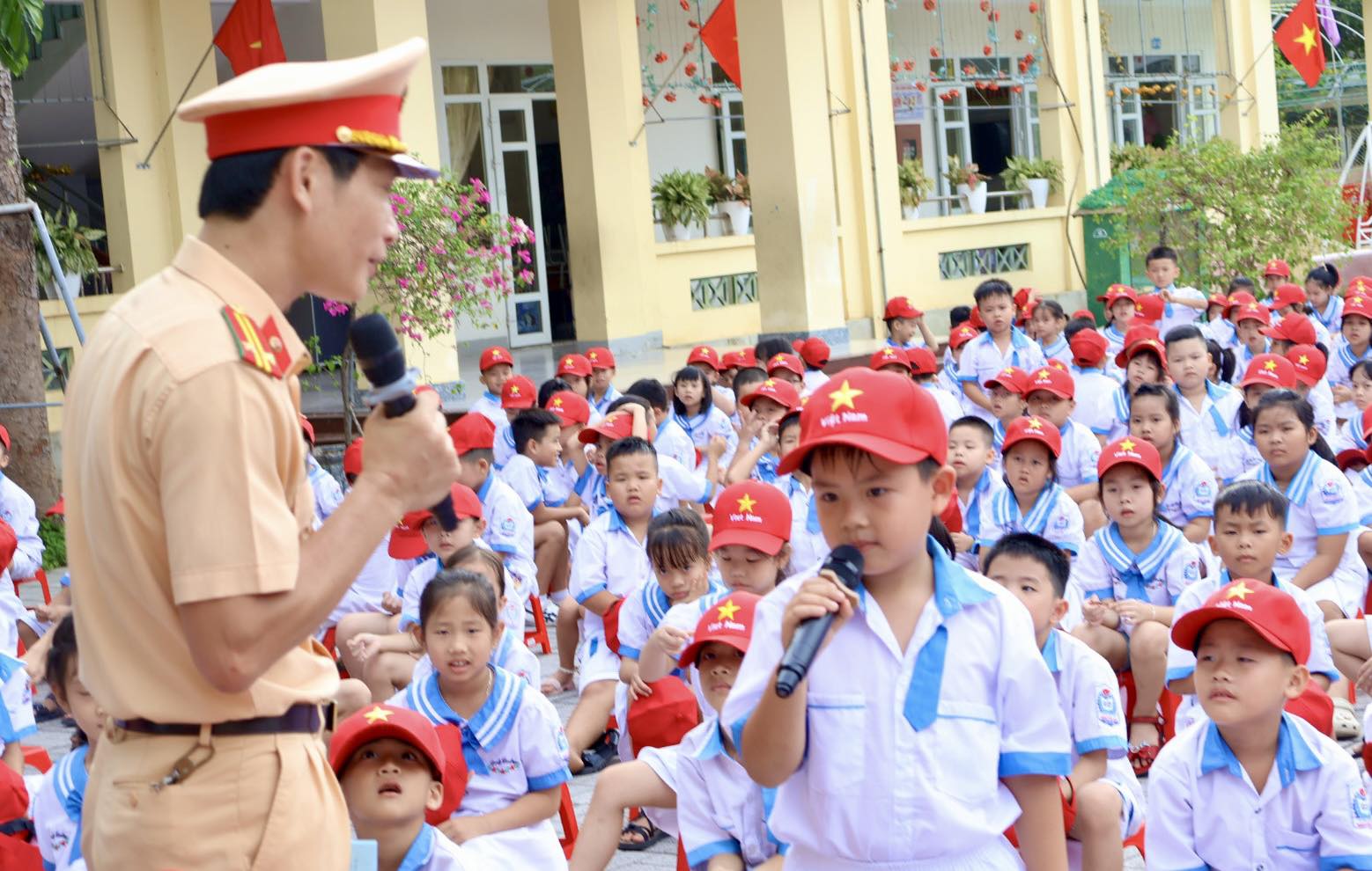 Hà Tĩnh: Lá chắn an toàn giao thông từ cơ sở- Ảnh 1. Hà Tĩnh: Lá chắn an toàn giao thông từ cơ sở- Ảnh 1.