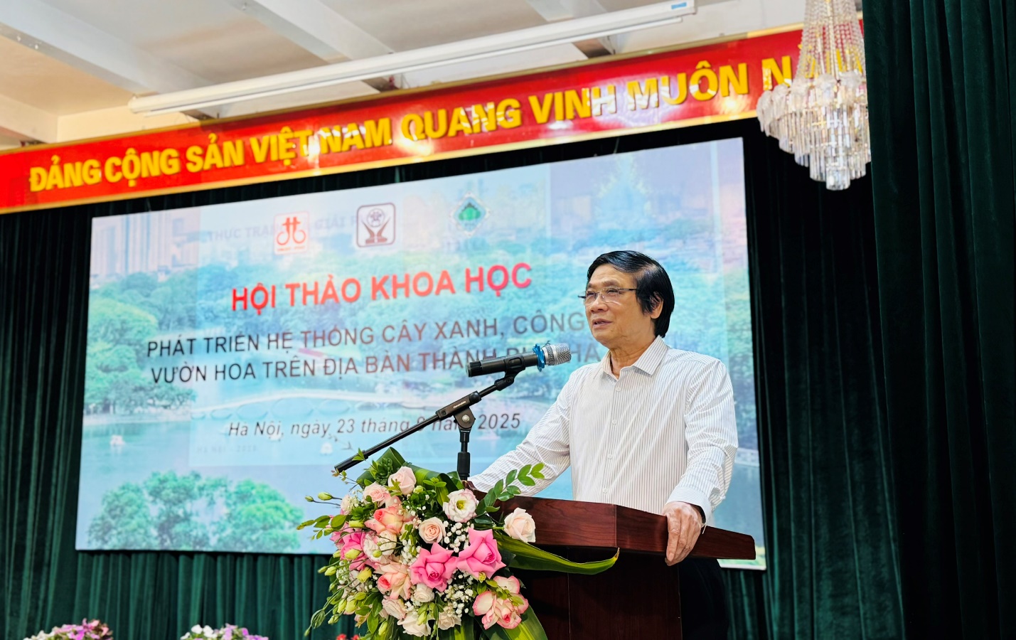 Hà Nội bàn giải pháp chiến lược cho hệ thống cây xanh, công viên, vườn hoa- Ảnh 2.