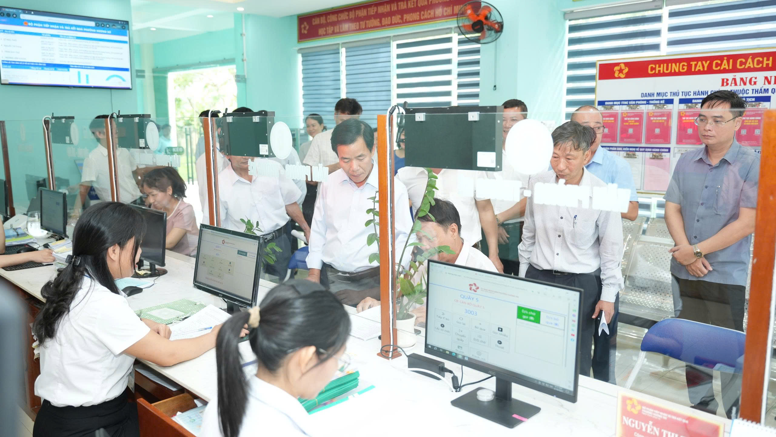 Huế: Nhiều thủ tục về xây dựng, giao thông được giao cấp xã quản lý- Ảnh 1. Huế: Nhiều thủ tục về xây dựng, giao thông được giao cấp xã quản lý- Ảnh 1.