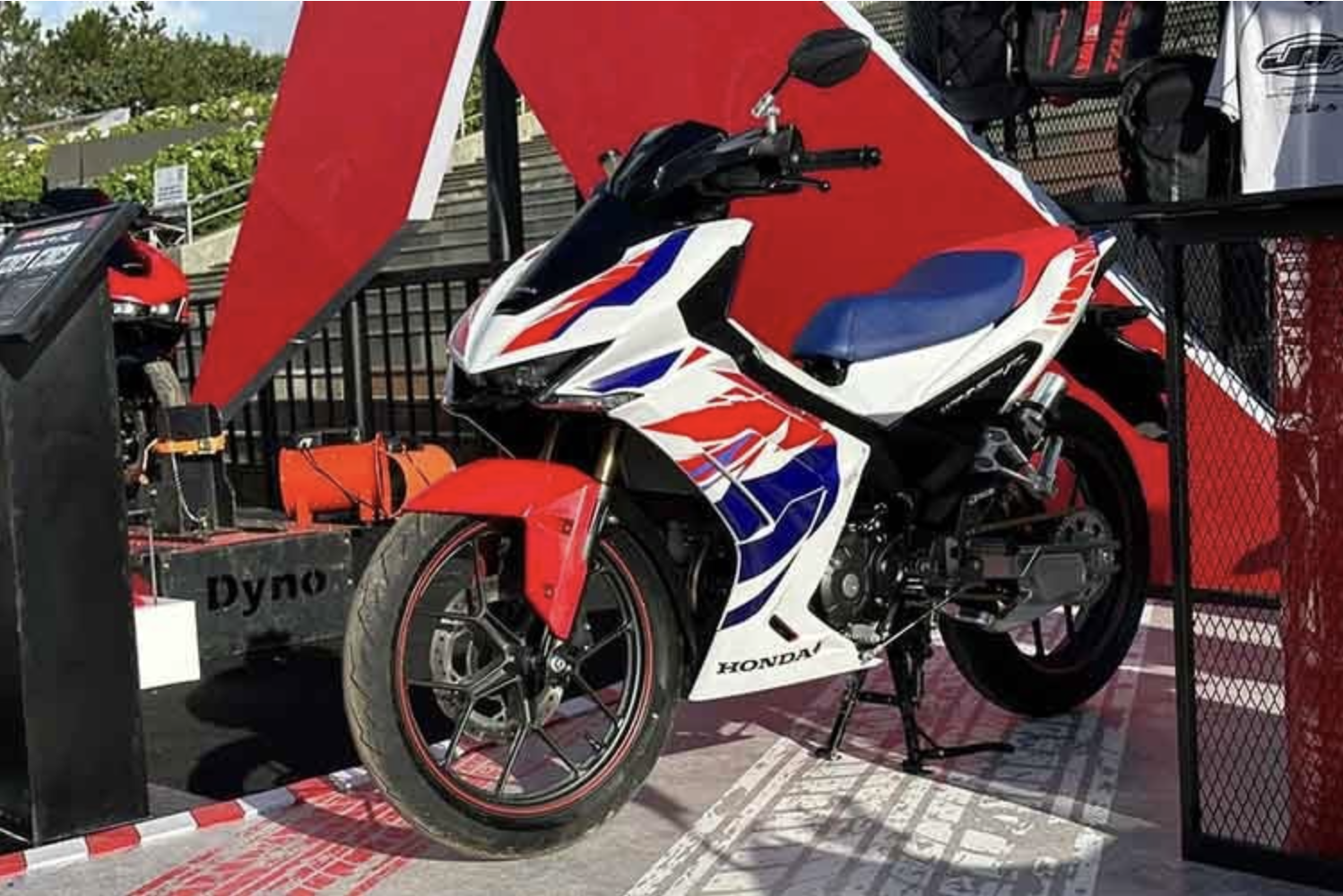 Xe máy phổ thông đổ bộ thị trường Việt Nam- Ảnh 5.