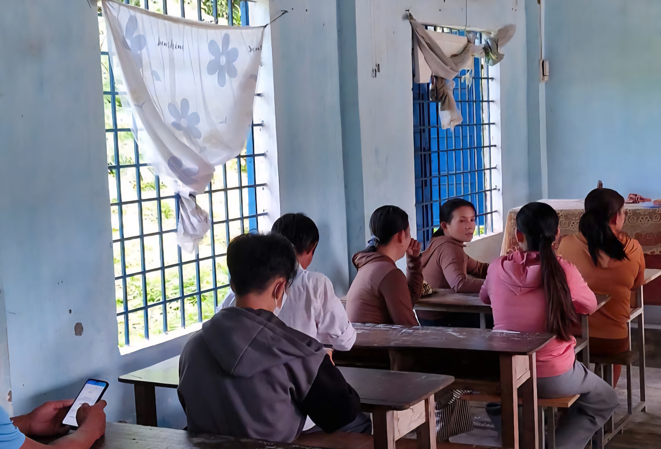 Trường học xập xệ sắp đổ, thầy và trò vừa học vừa run- Ảnh 5.